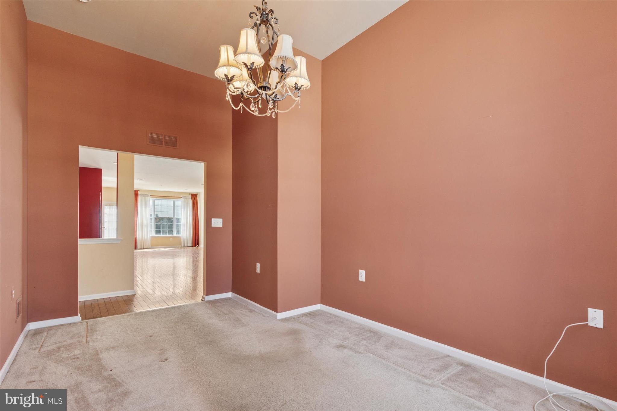 WARWICK MANOR - Residential