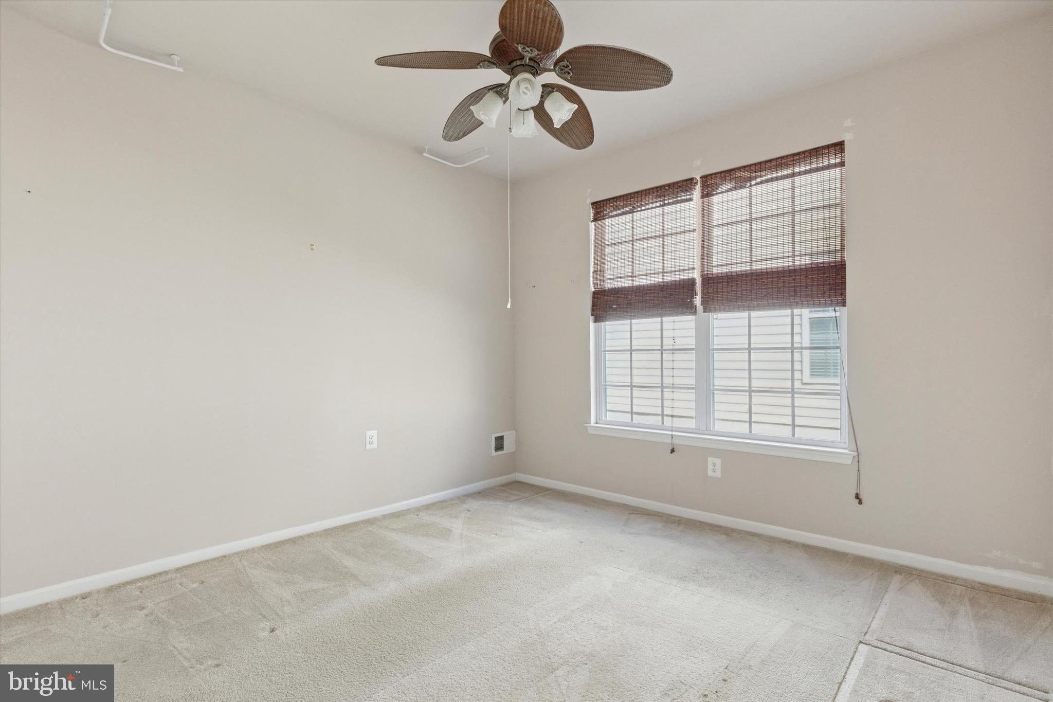 WARWICK MANOR - Residential