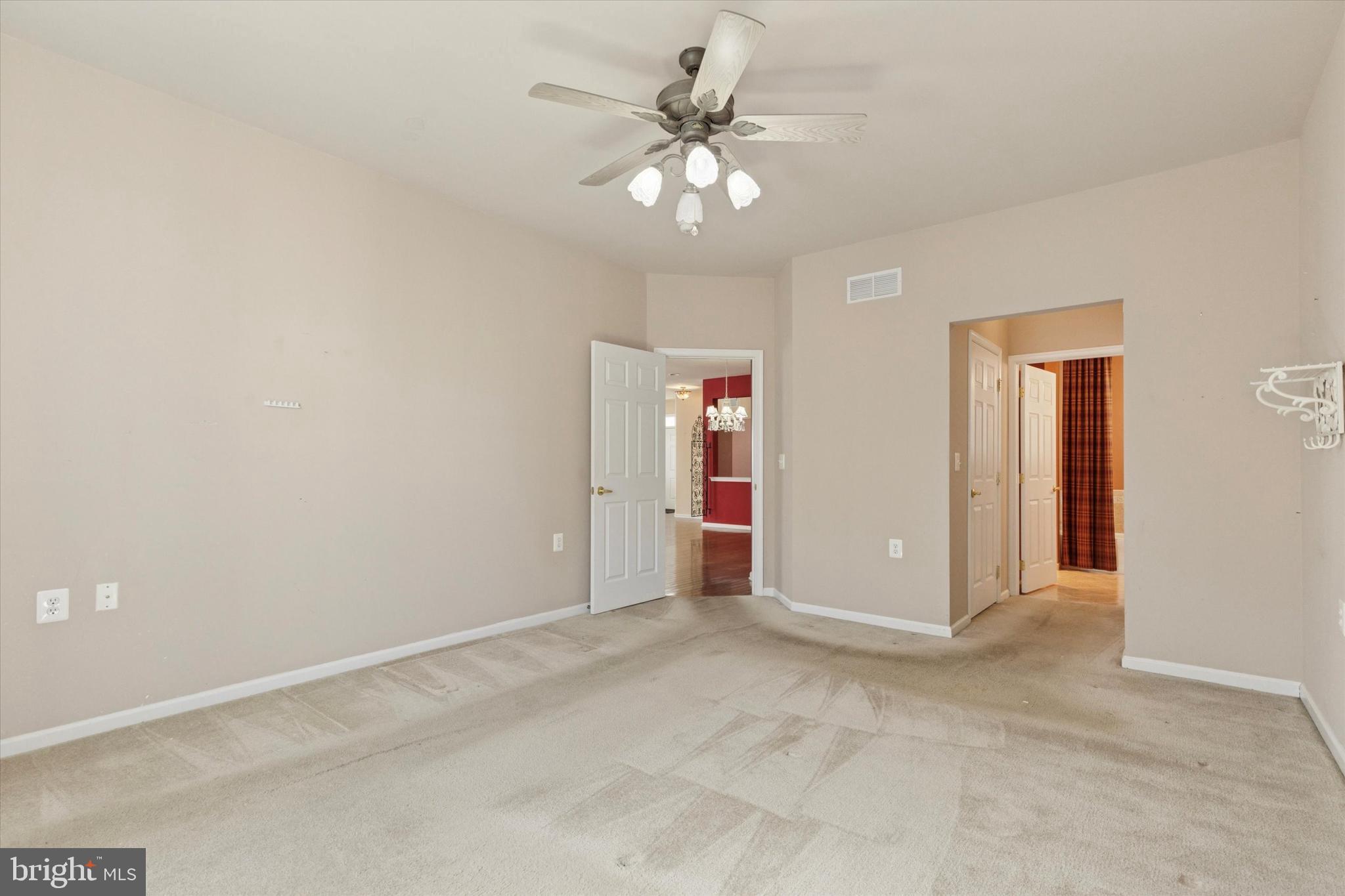 WARWICK MANOR - Residential