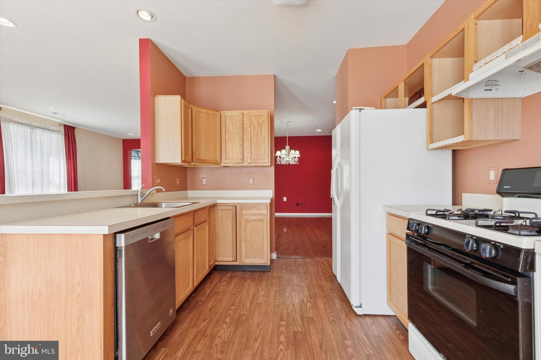 WARWICK MANOR - Residential