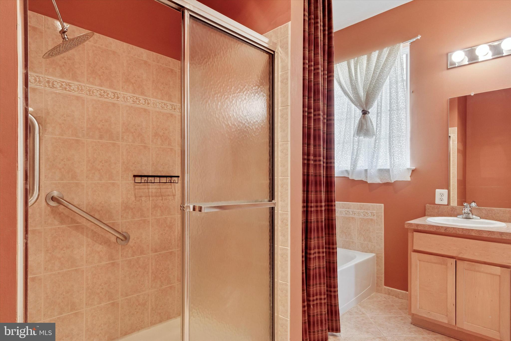 WARWICK MANOR - Residential