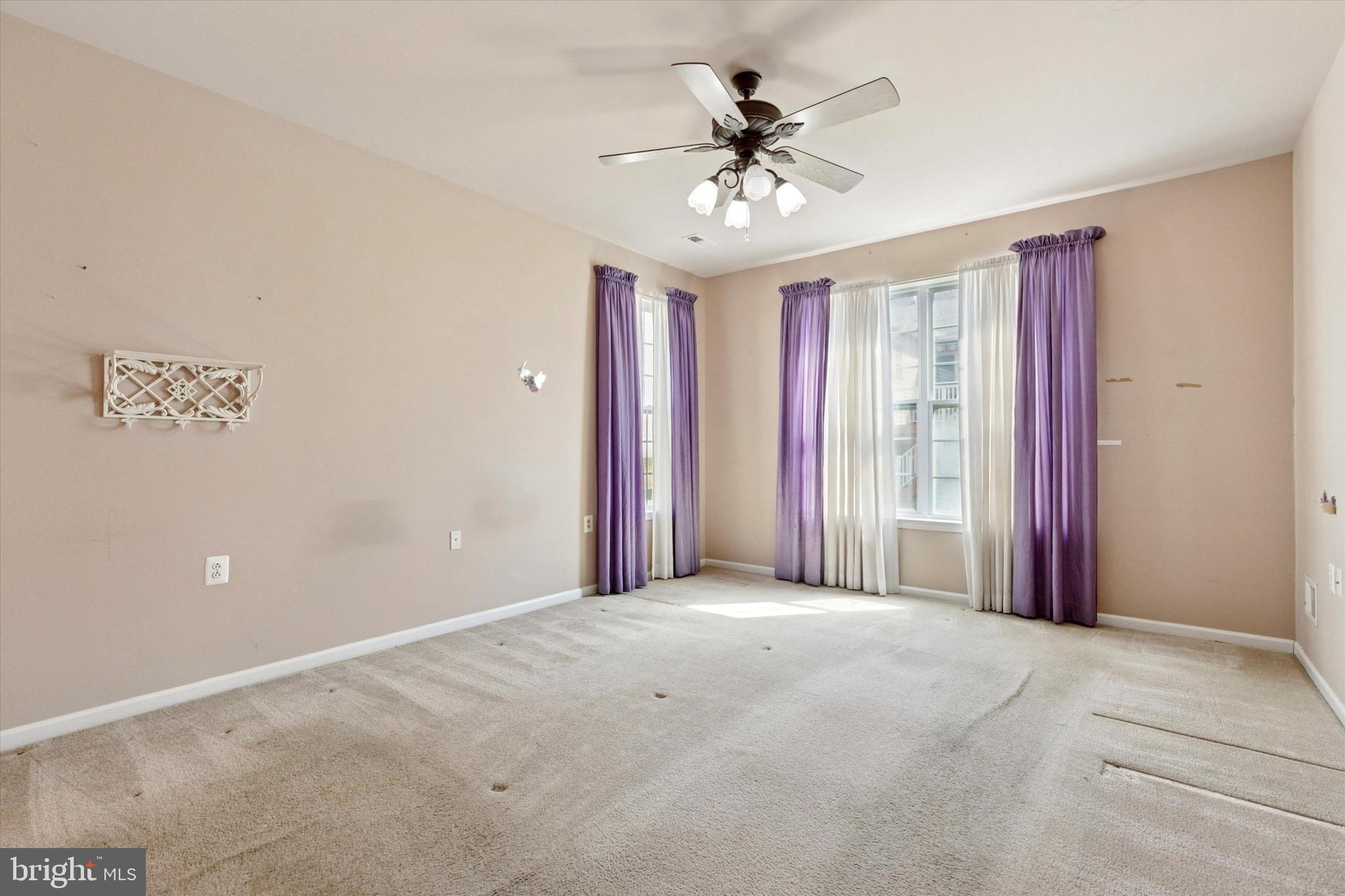 WARWICK MANOR - Residential