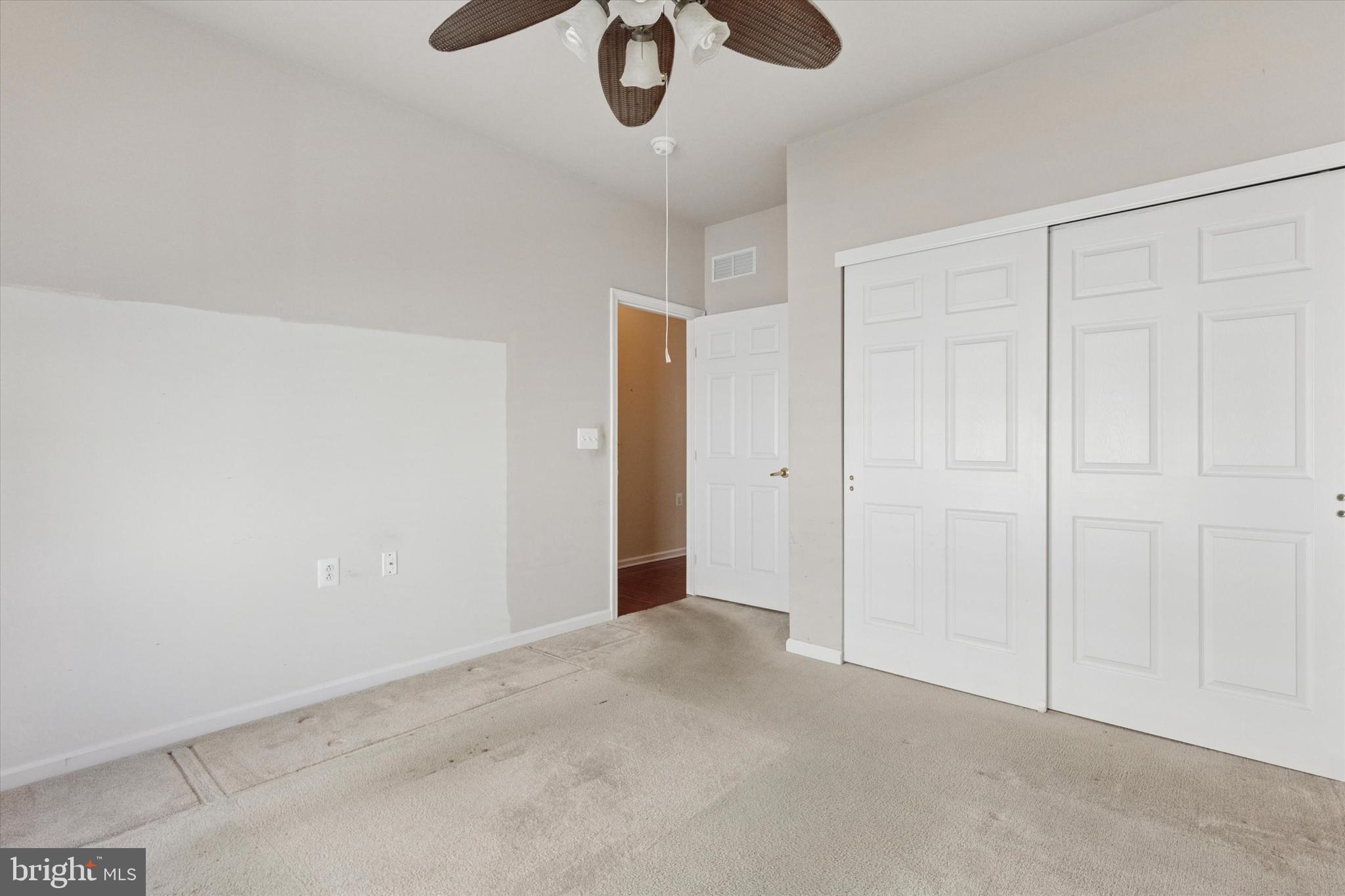 WARWICK MANOR - Residential