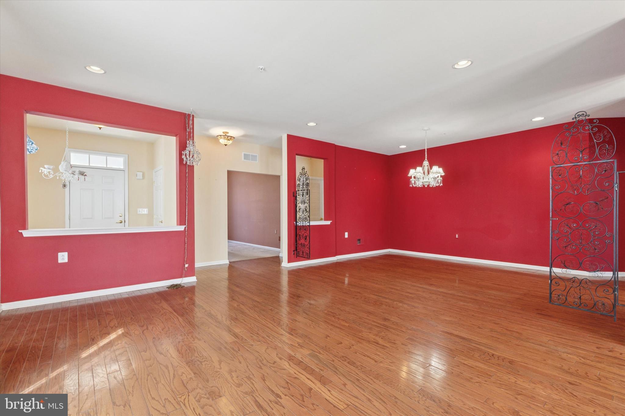 WARWICK MANOR - Residential