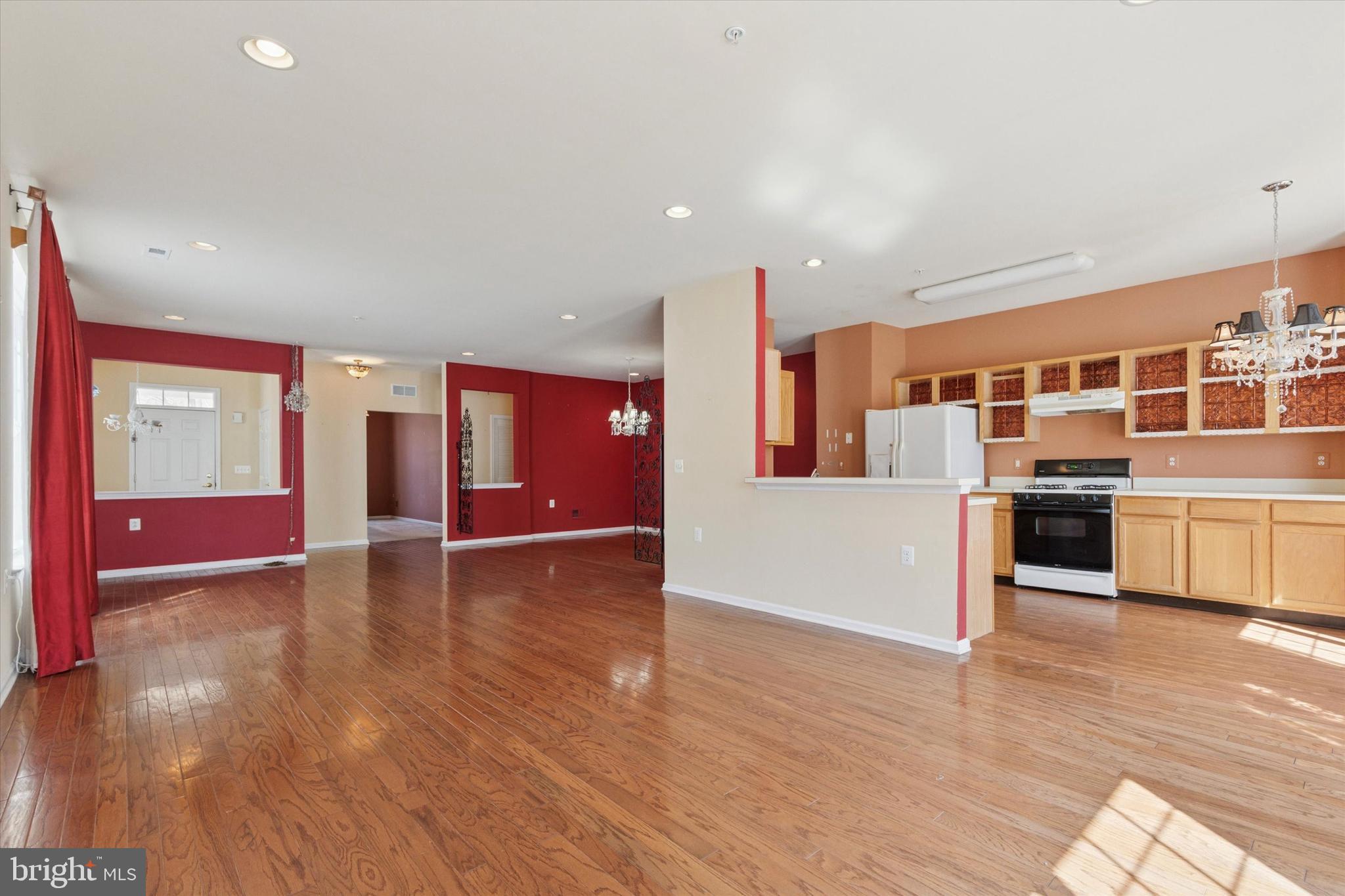 WARWICK MANOR - Residential