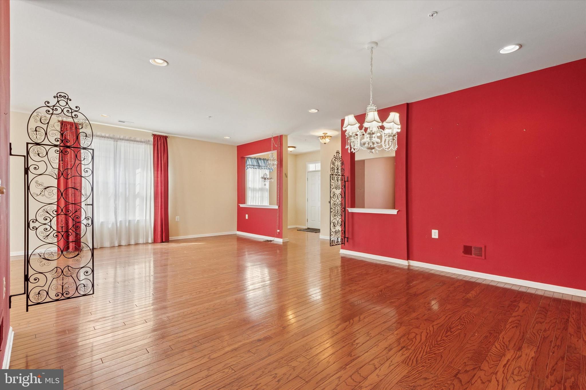 WARWICK MANOR - Residential