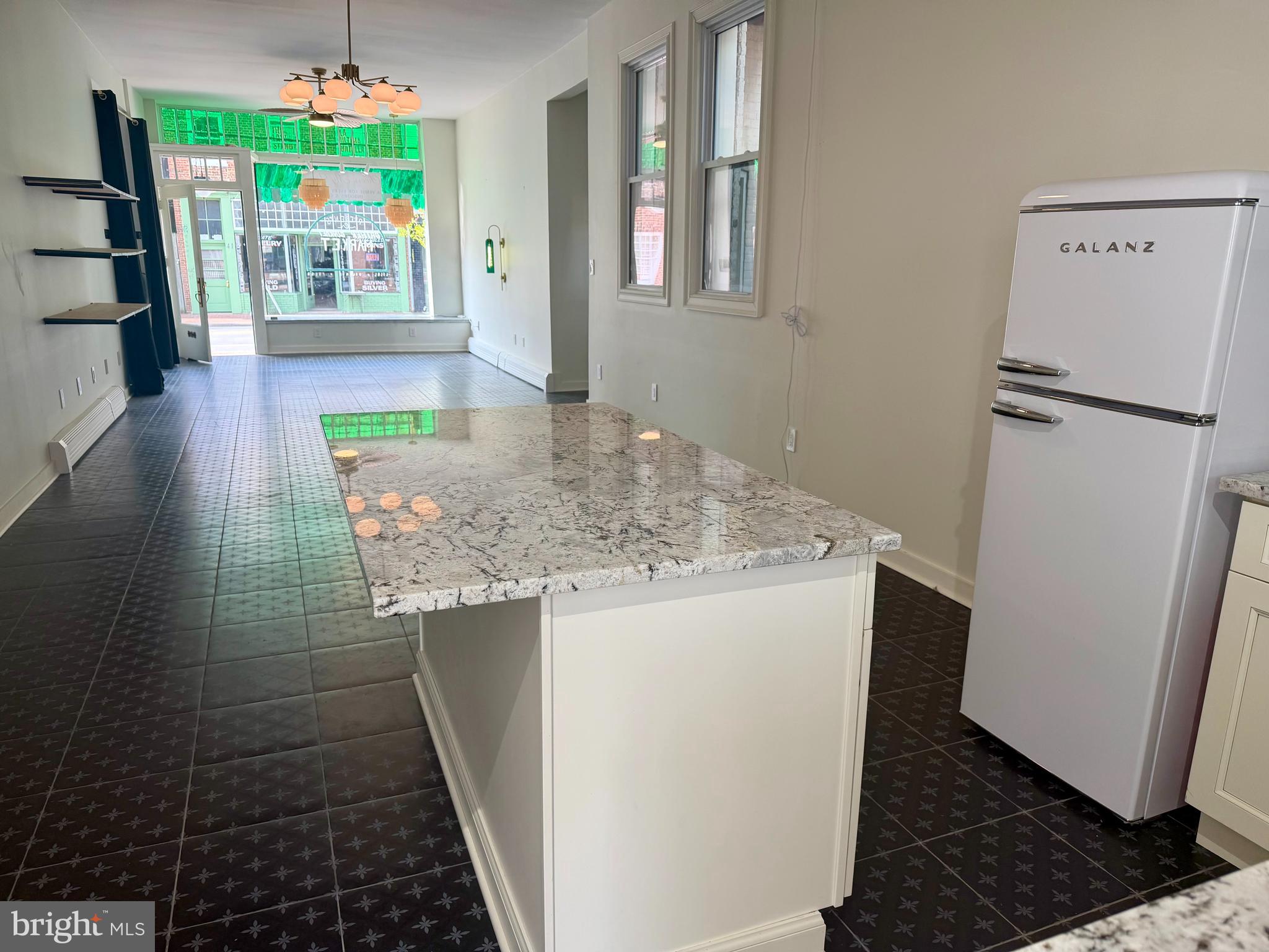 42-44 PICCADILLY STREET E