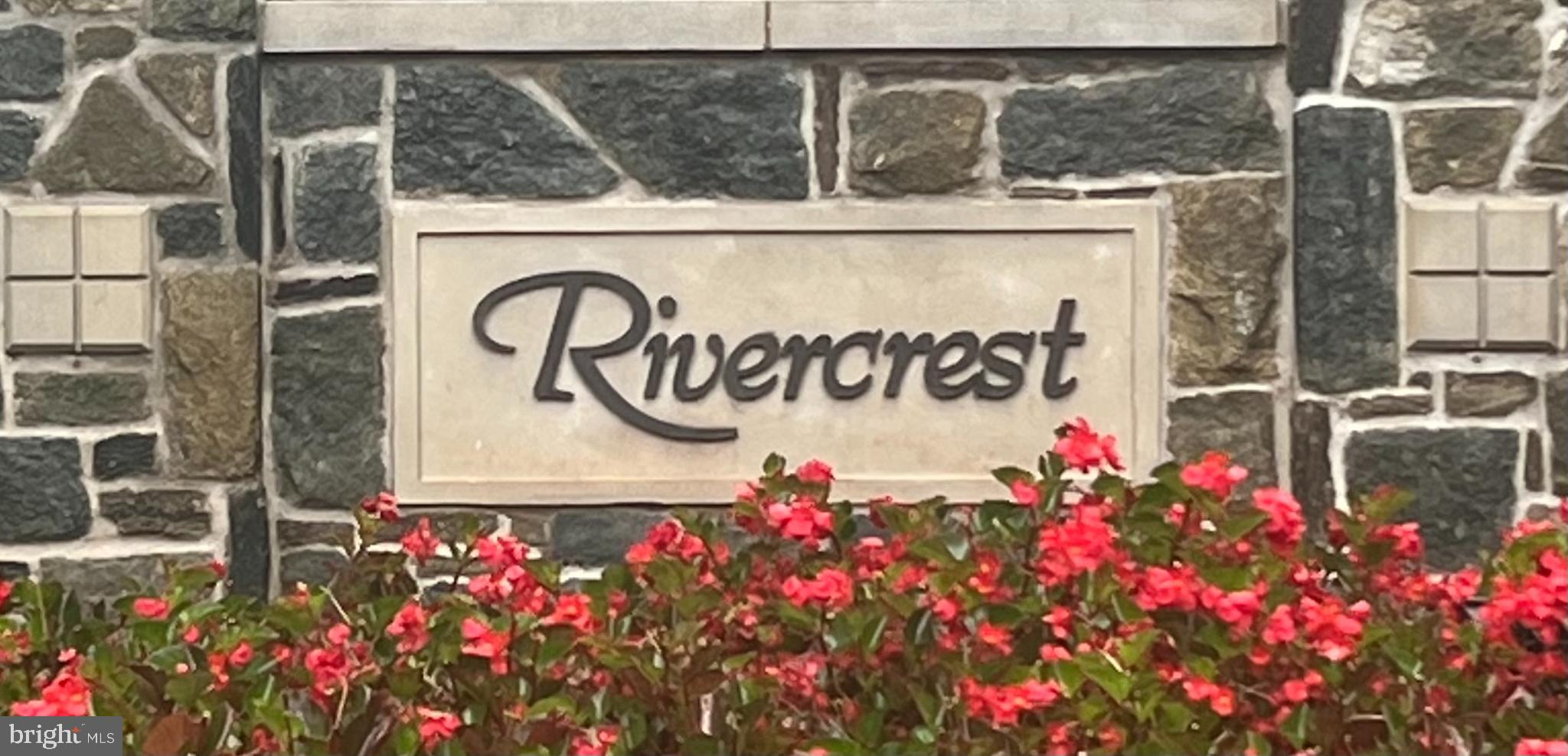 RIVER CREST - Residential