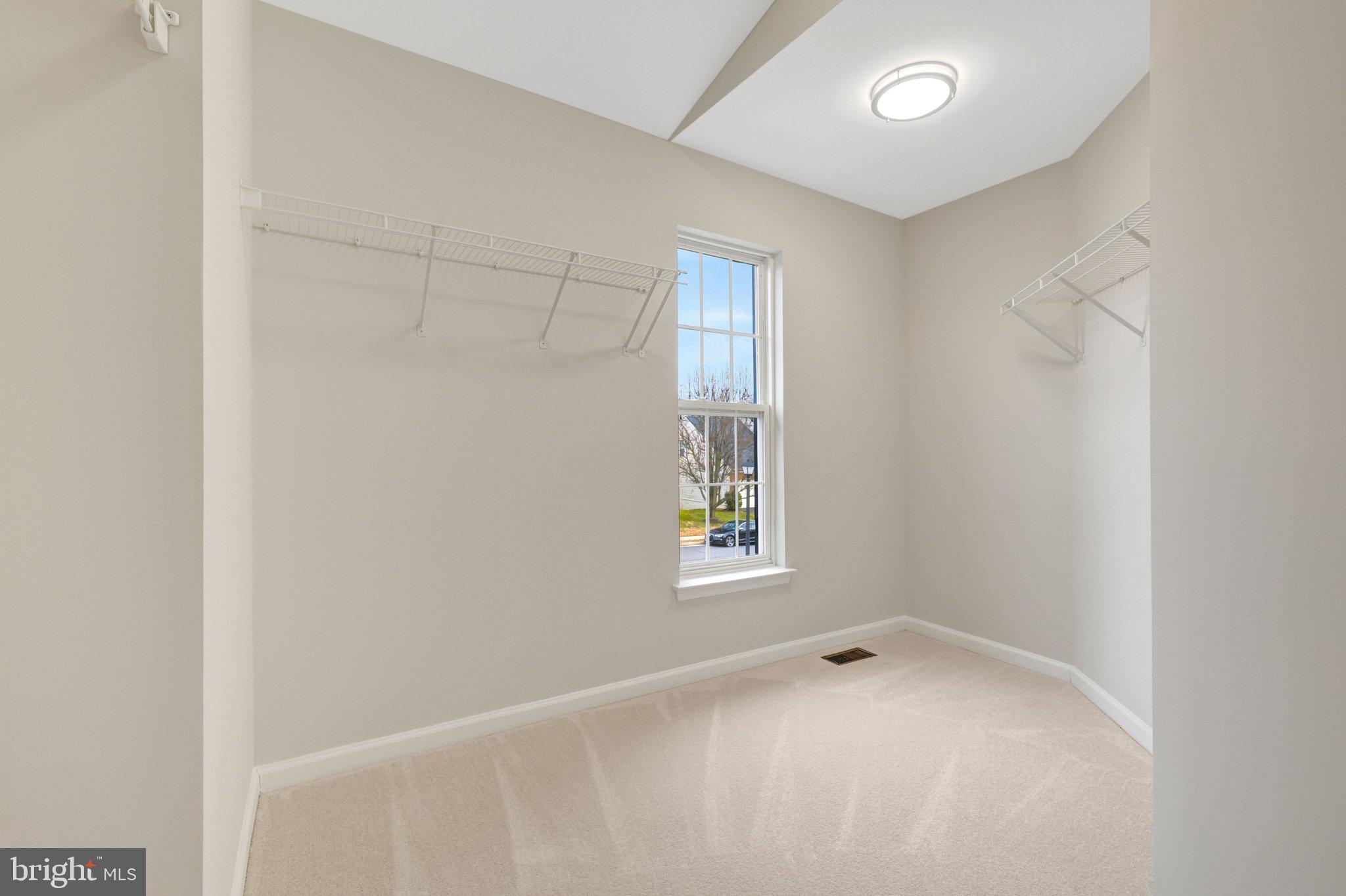 RIVER CREST - Residential