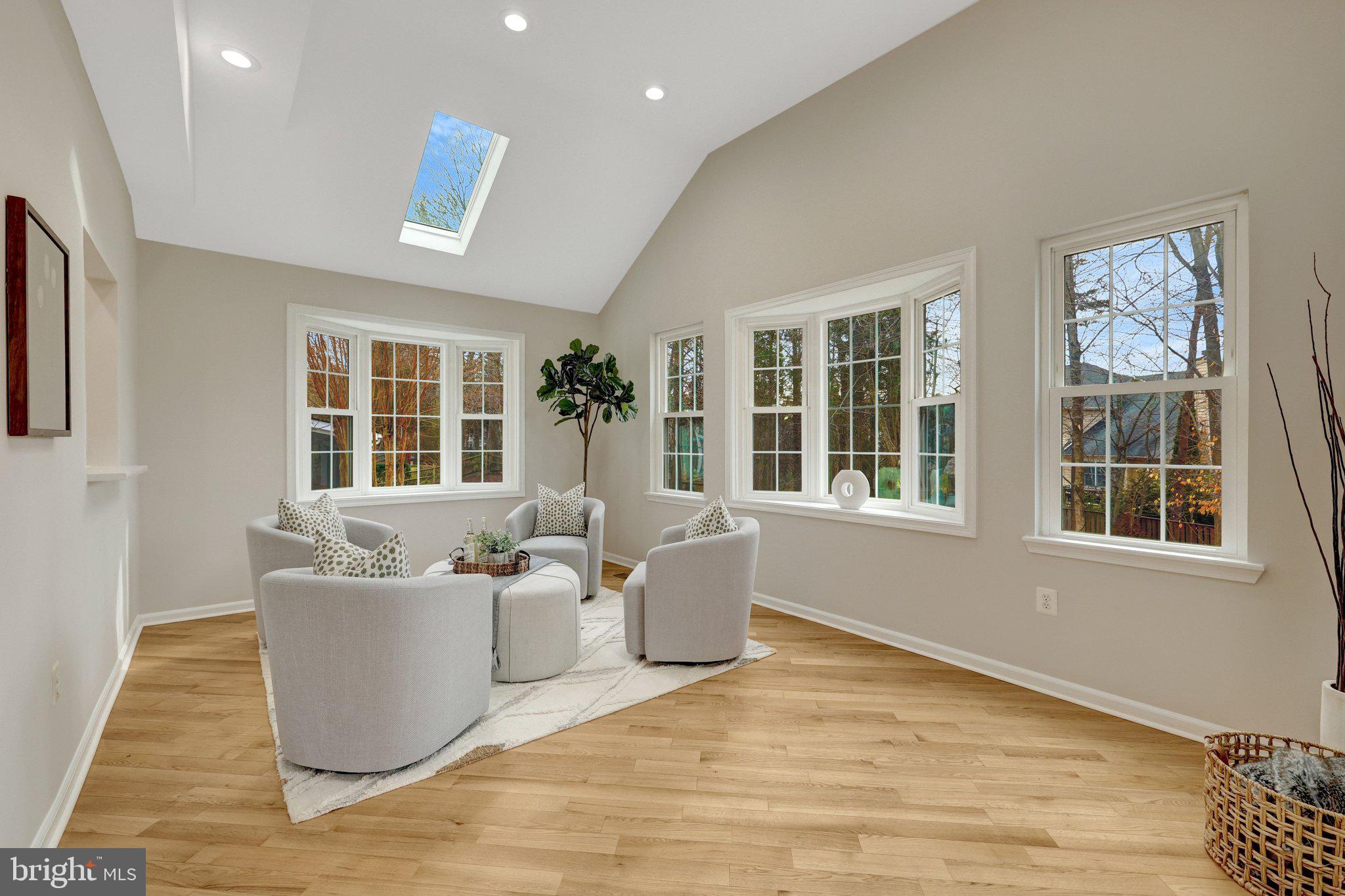 RIVER CREST - Residential