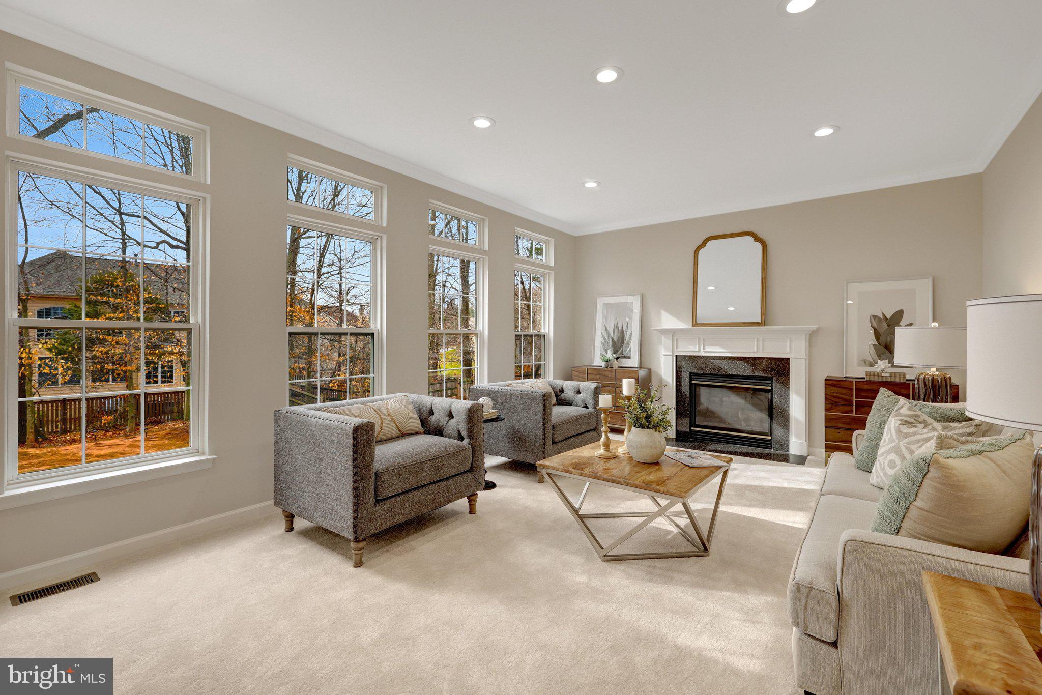 RIVER CREST - Residential