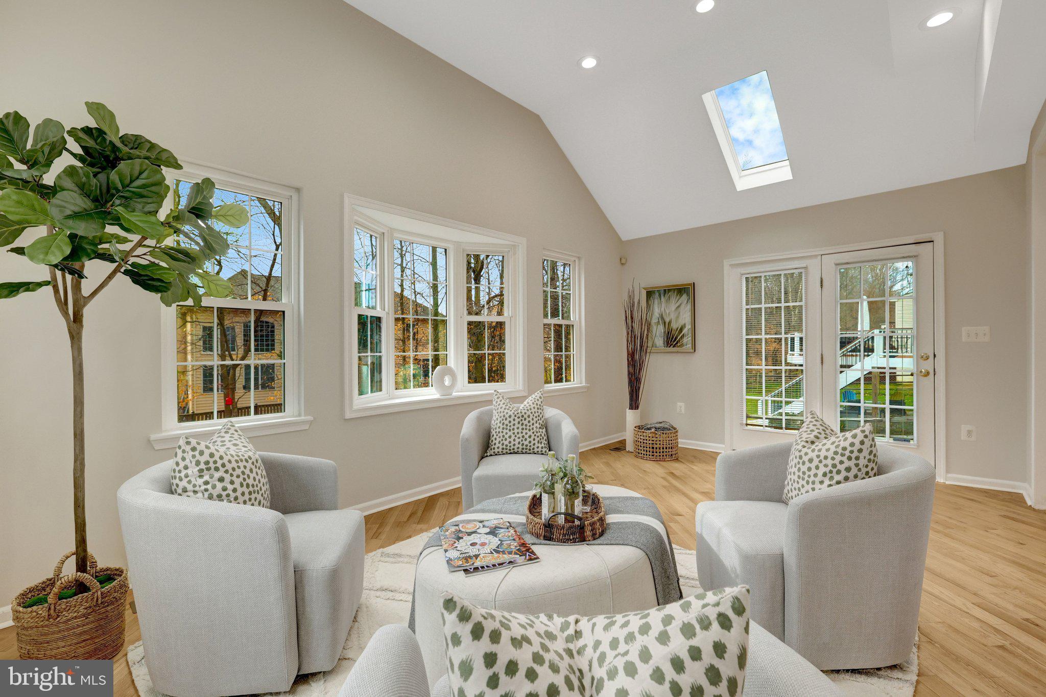 RIVER CREST - Residential