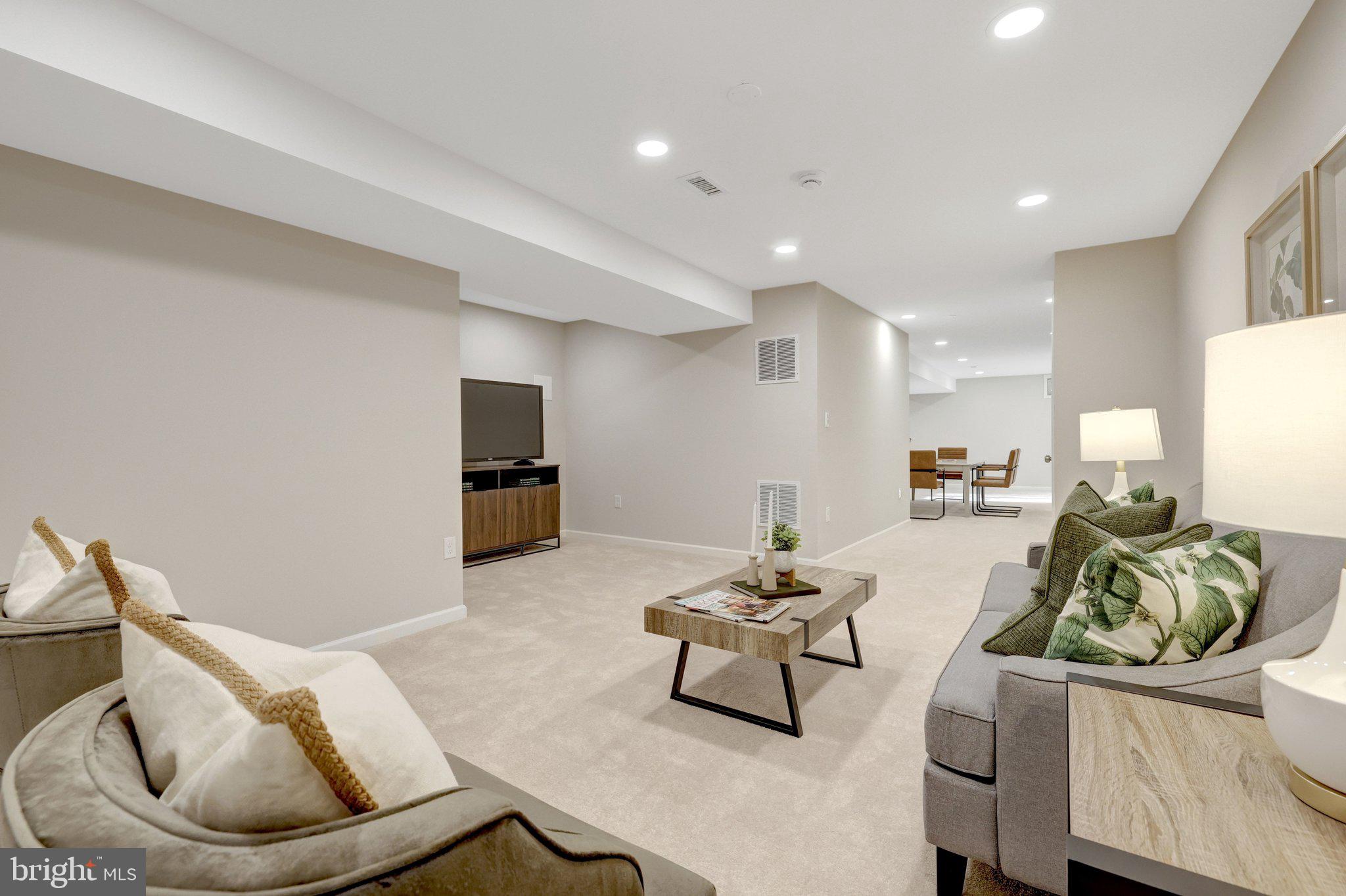 RIVER CREST - Residential