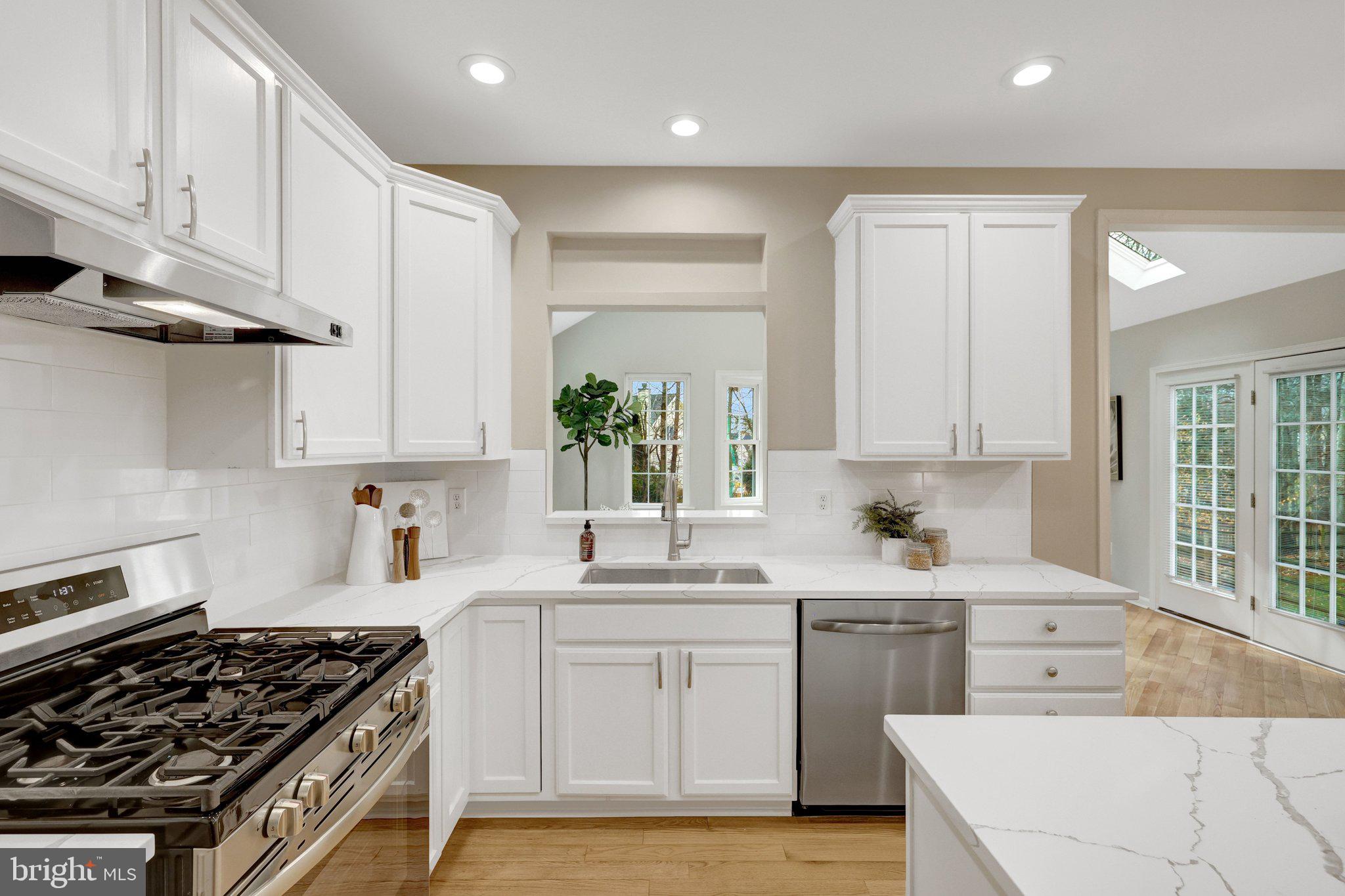 RIVER CREST - Residential