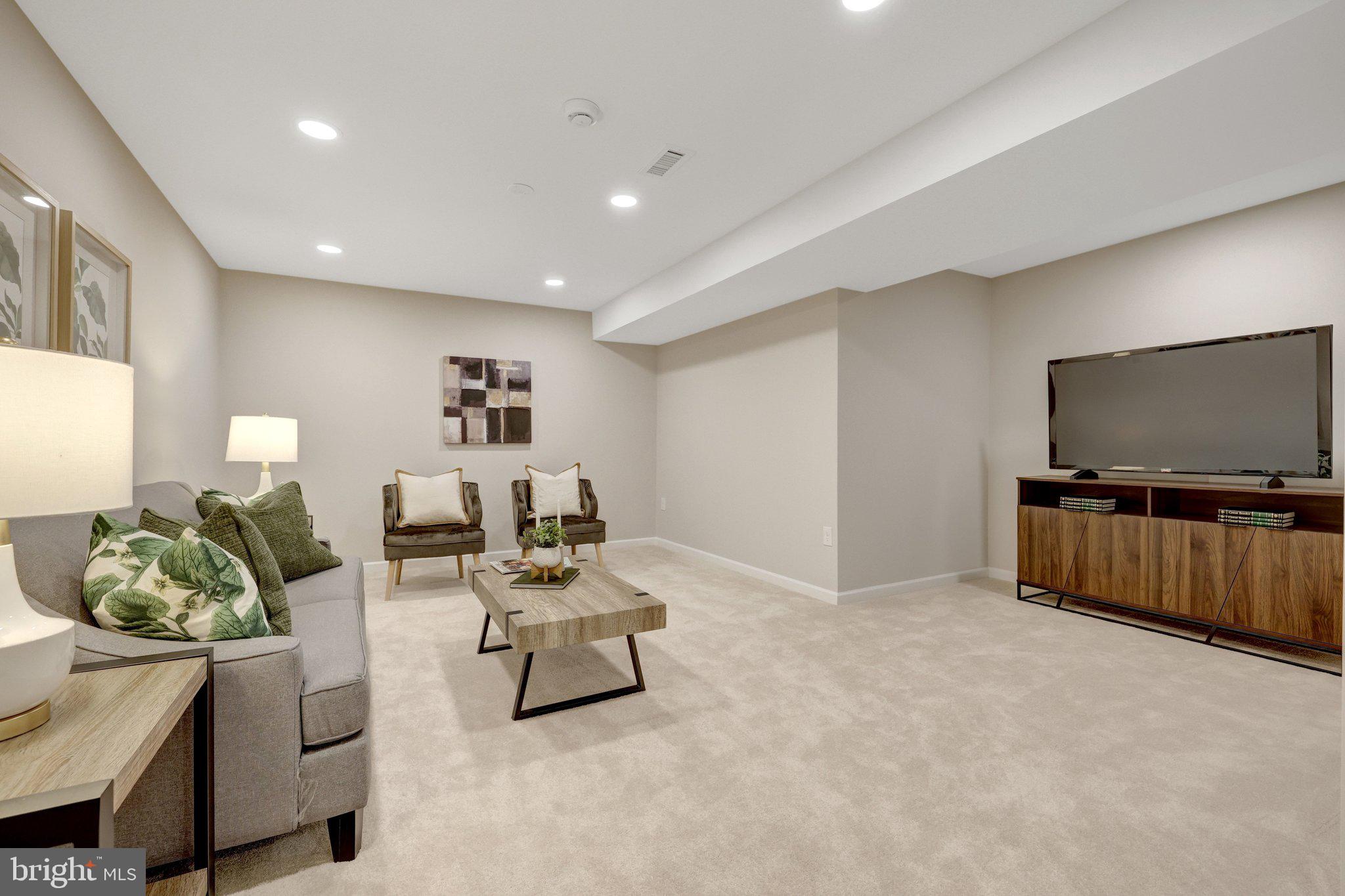 RIVER CREST - Residential