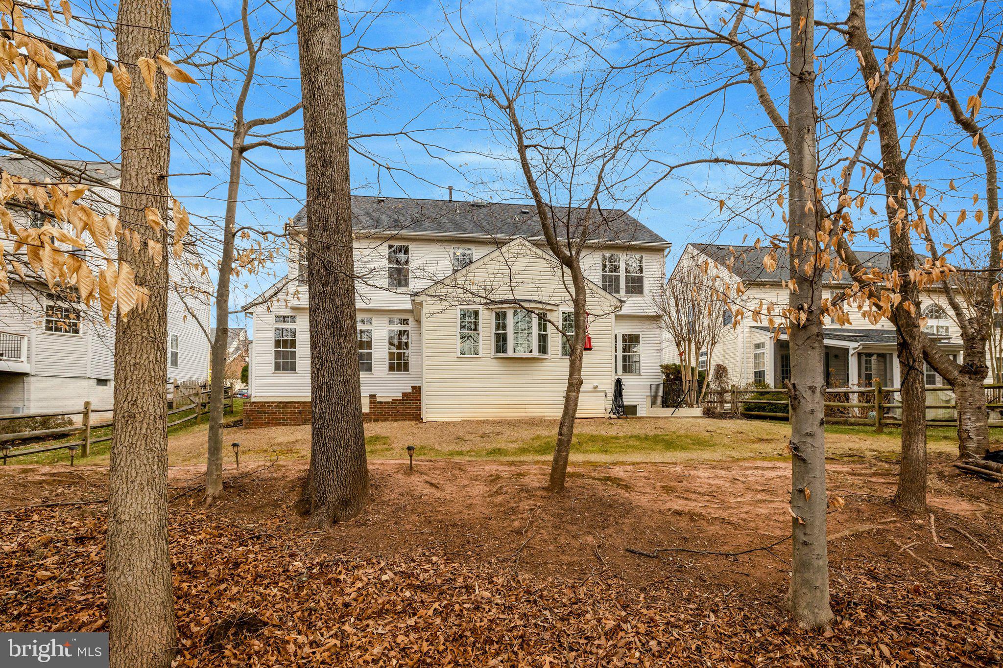 RIVER CREST - Residential