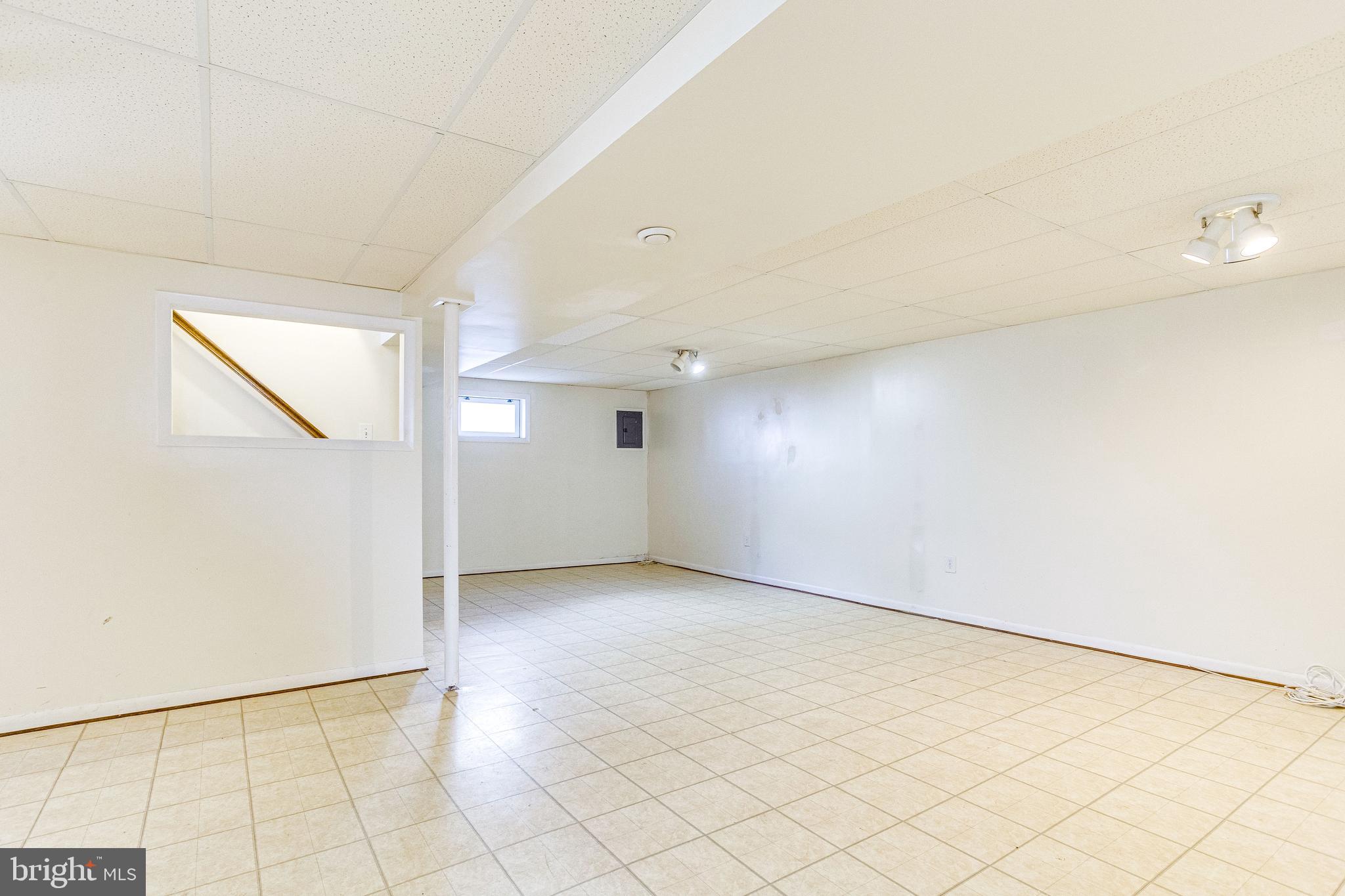 FAIRLAWN-LAUREL - Residential