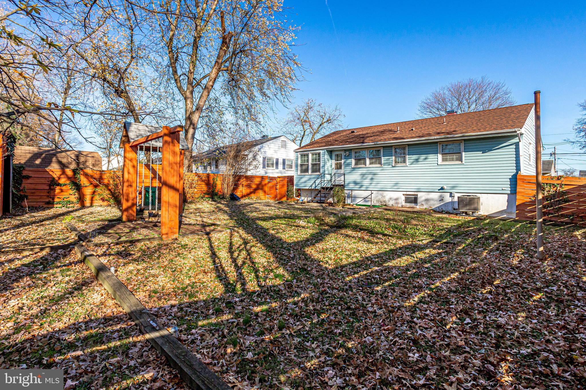 FAIRLAWN-LAUREL - Residential