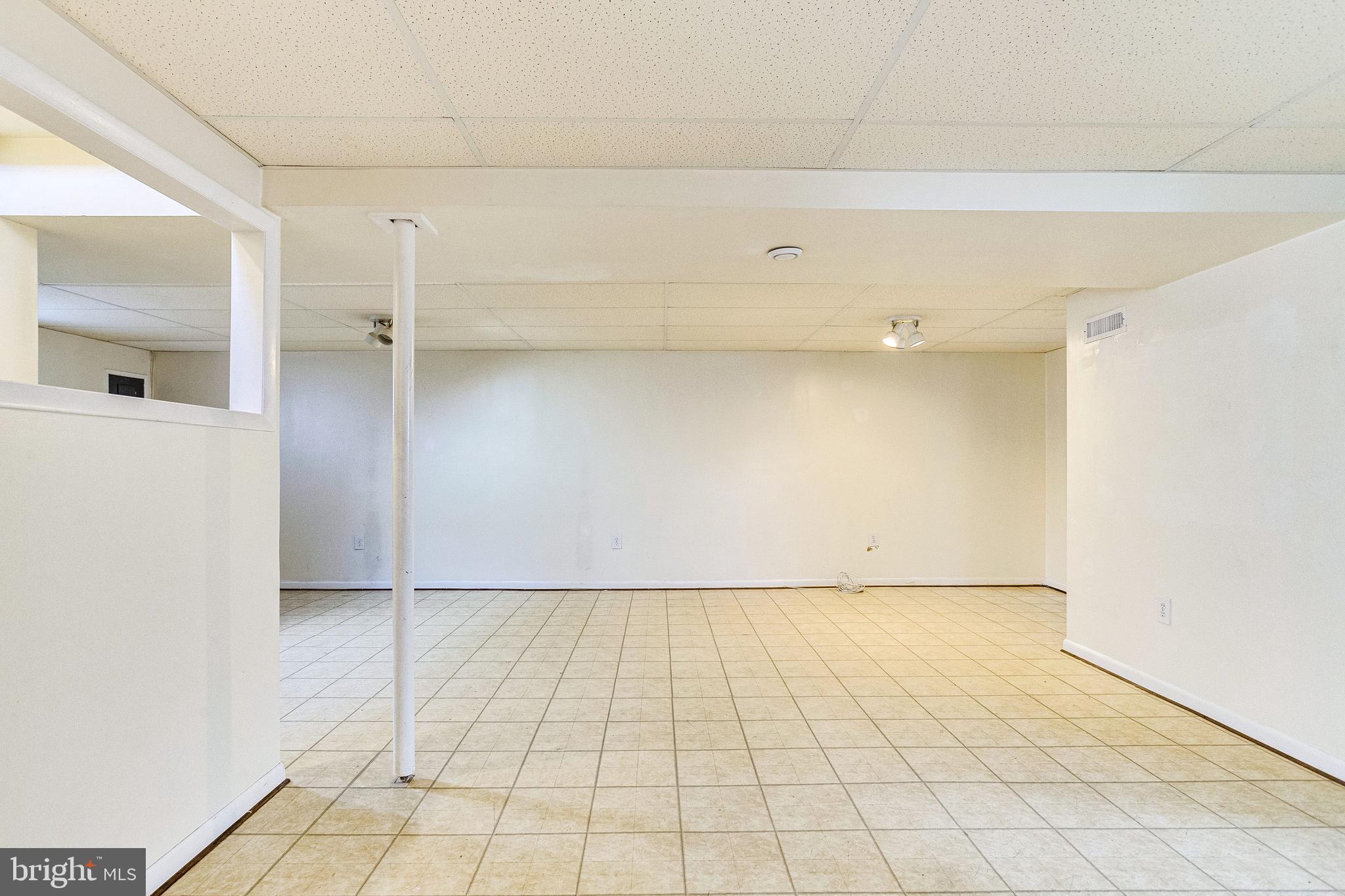 FAIRLAWN-LAUREL - Residential