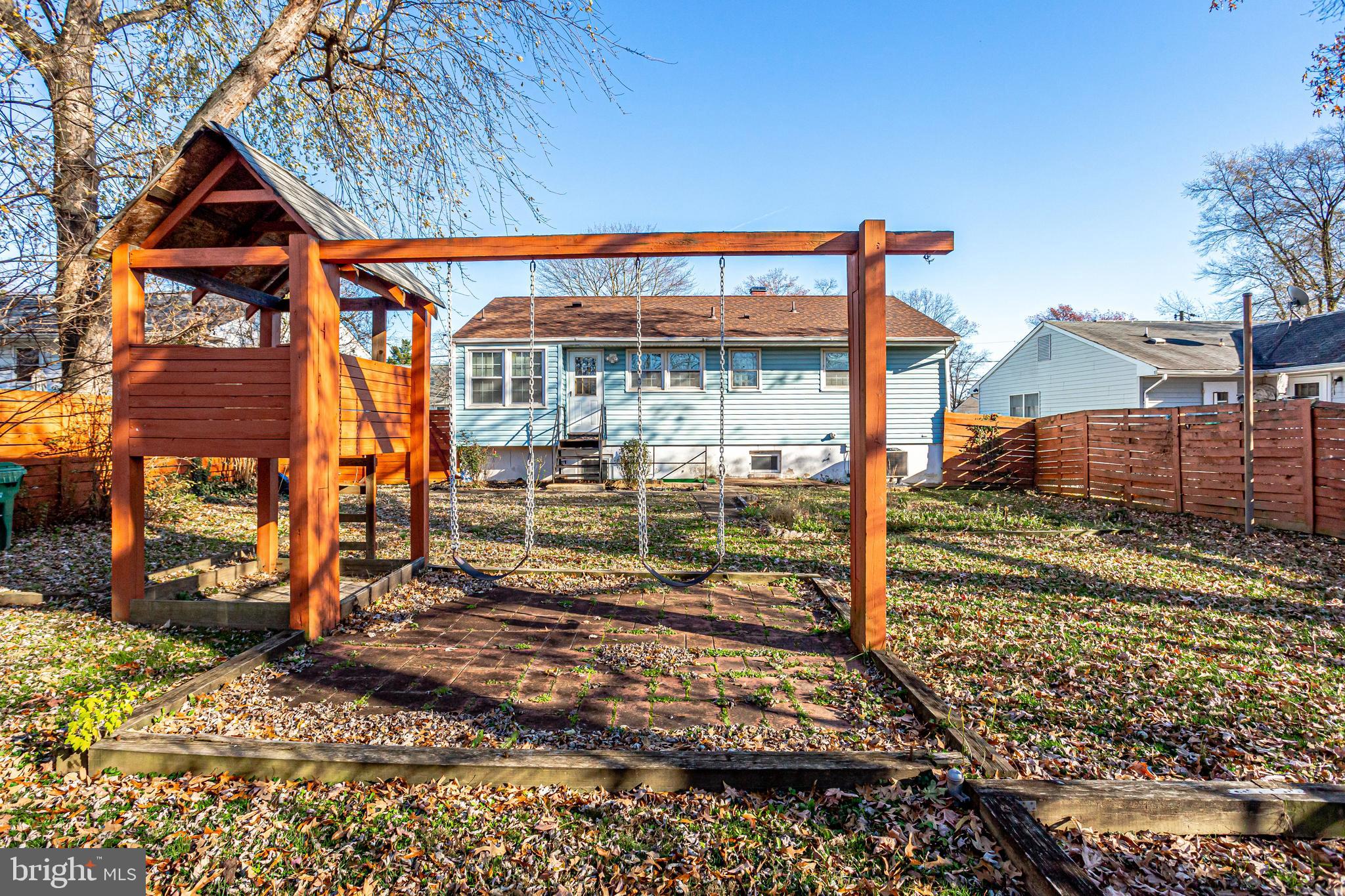 FAIRLAWN-LAUREL - Residential