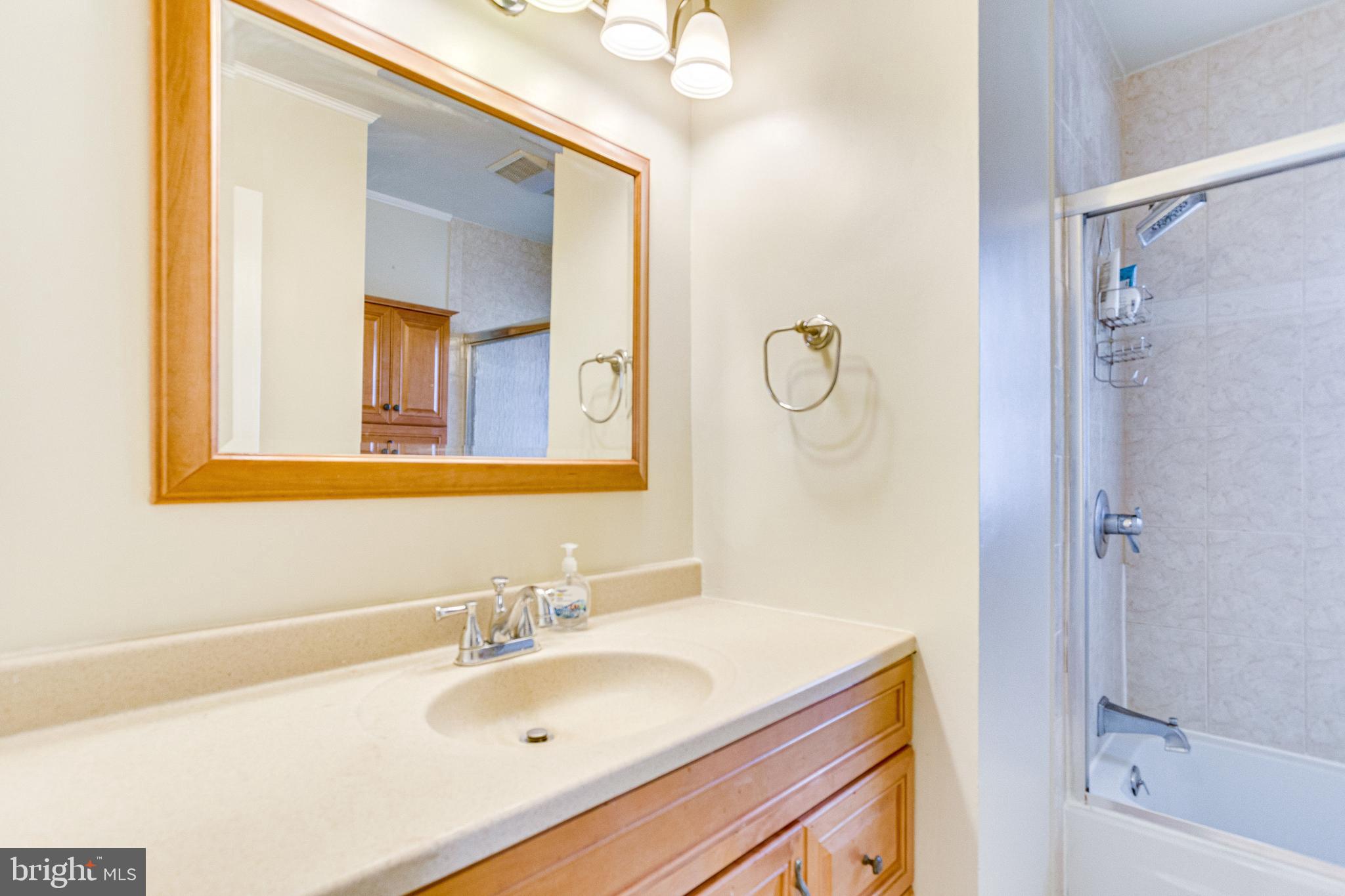 FAIRLAWN-LAUREL - Residential