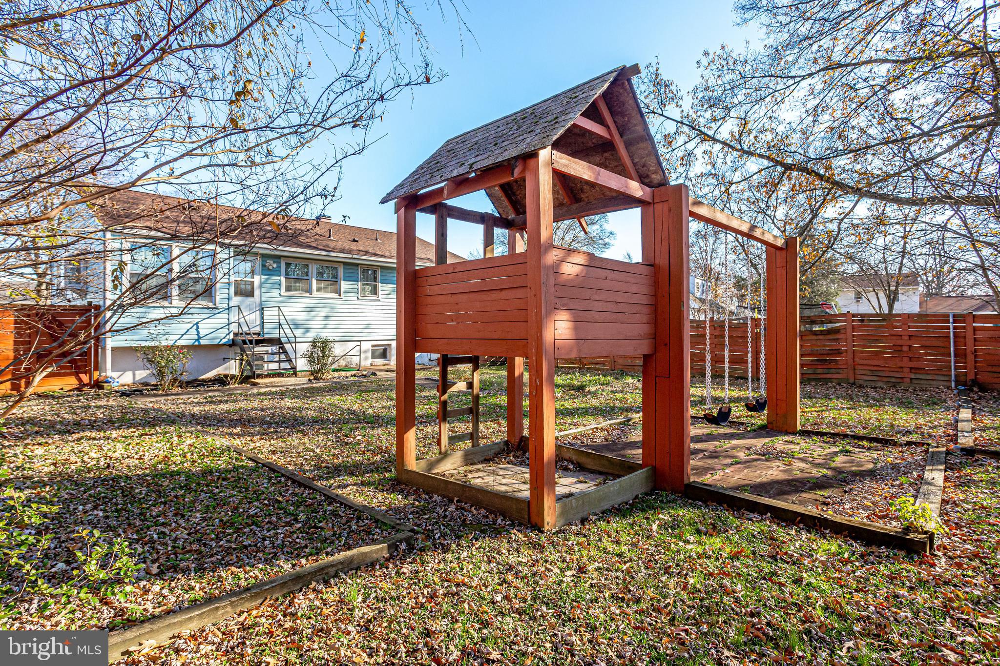 FAIRLAWN-LAUREL - Residential