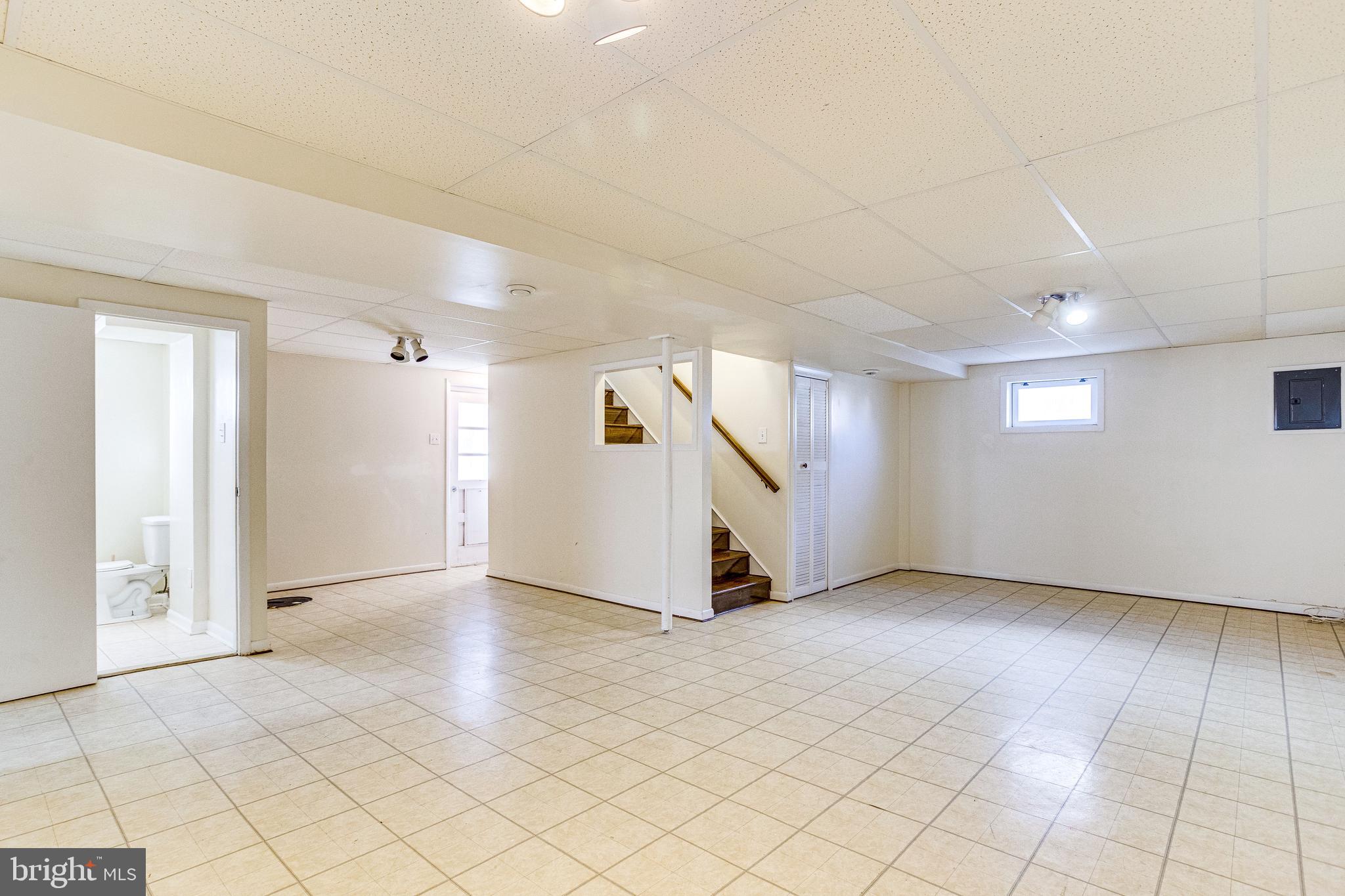 FAIRLAWN-LAUREL - Residential