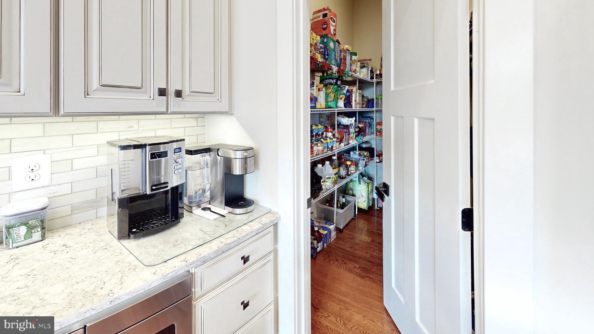 PARX ESTATES - Residential