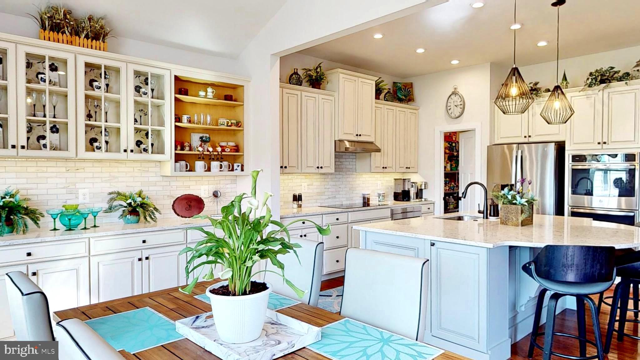 PARX ESTATES - Residential