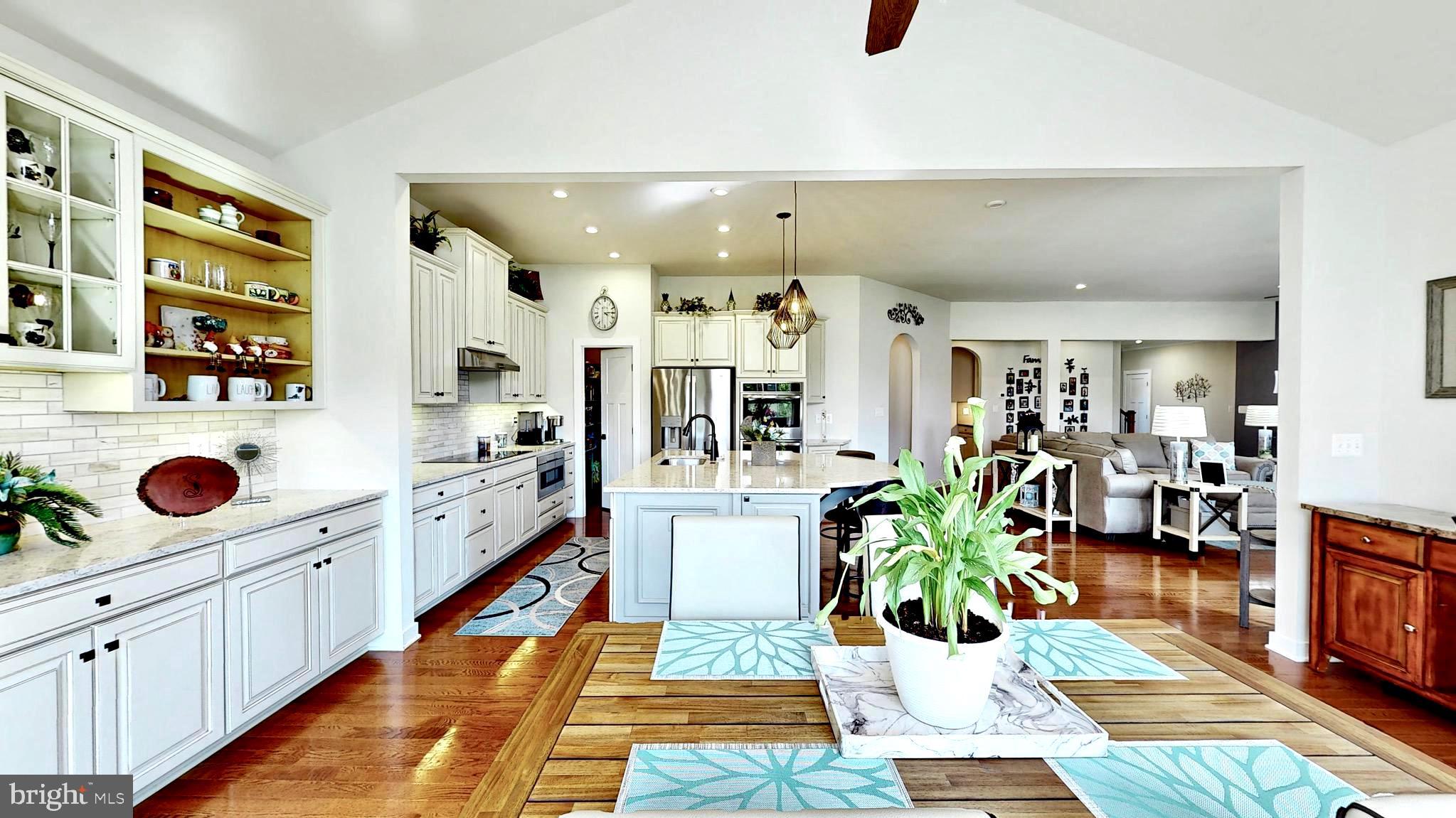 PARX ESTATES - Residential