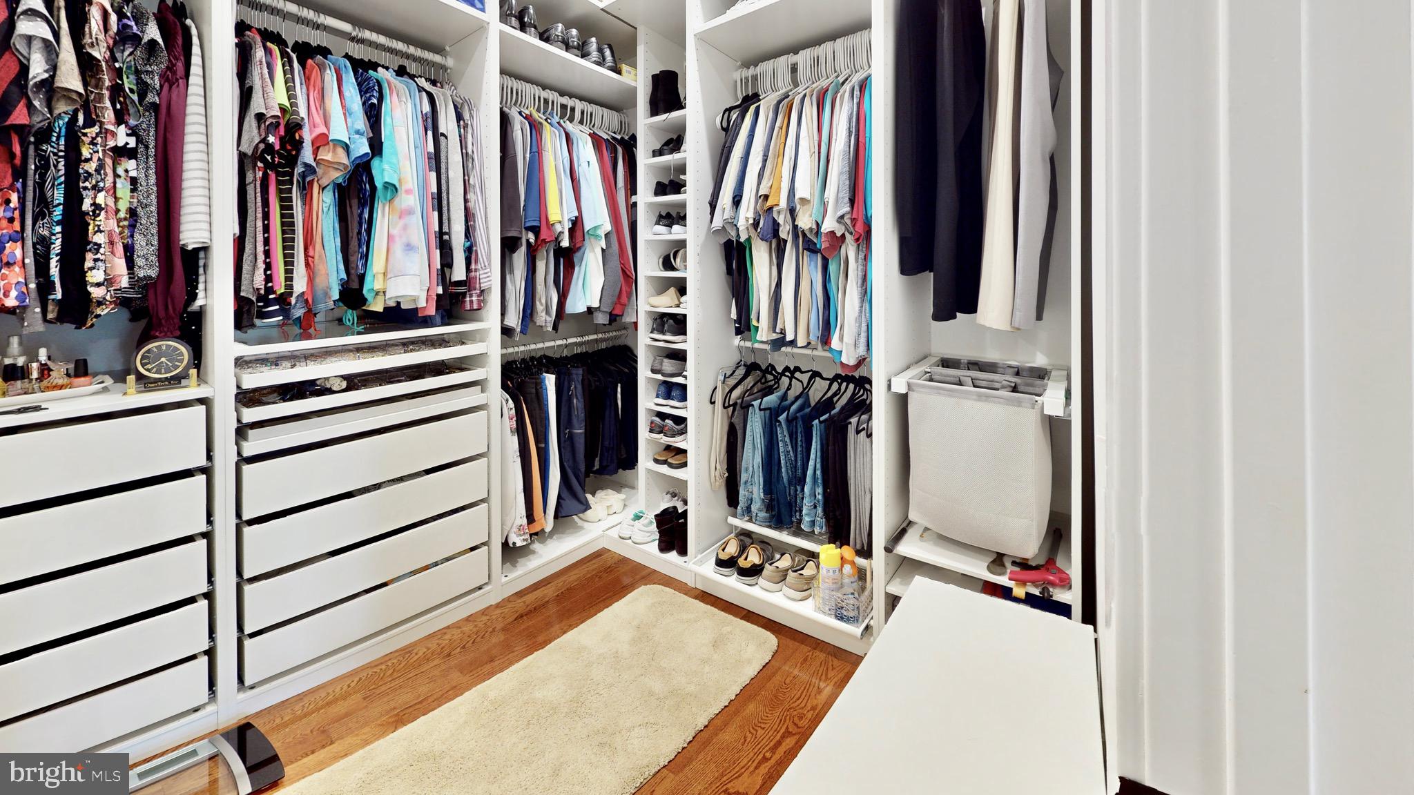 PARX ESTATES - Residential