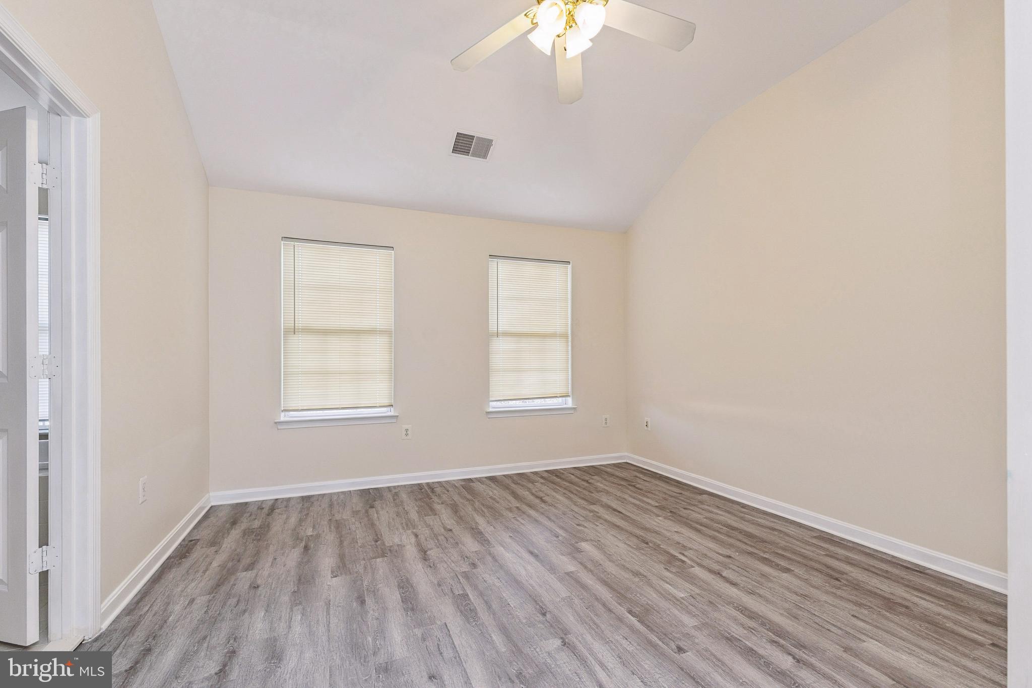 PW COUNTY CENTER LANDBAY - Residential Lease