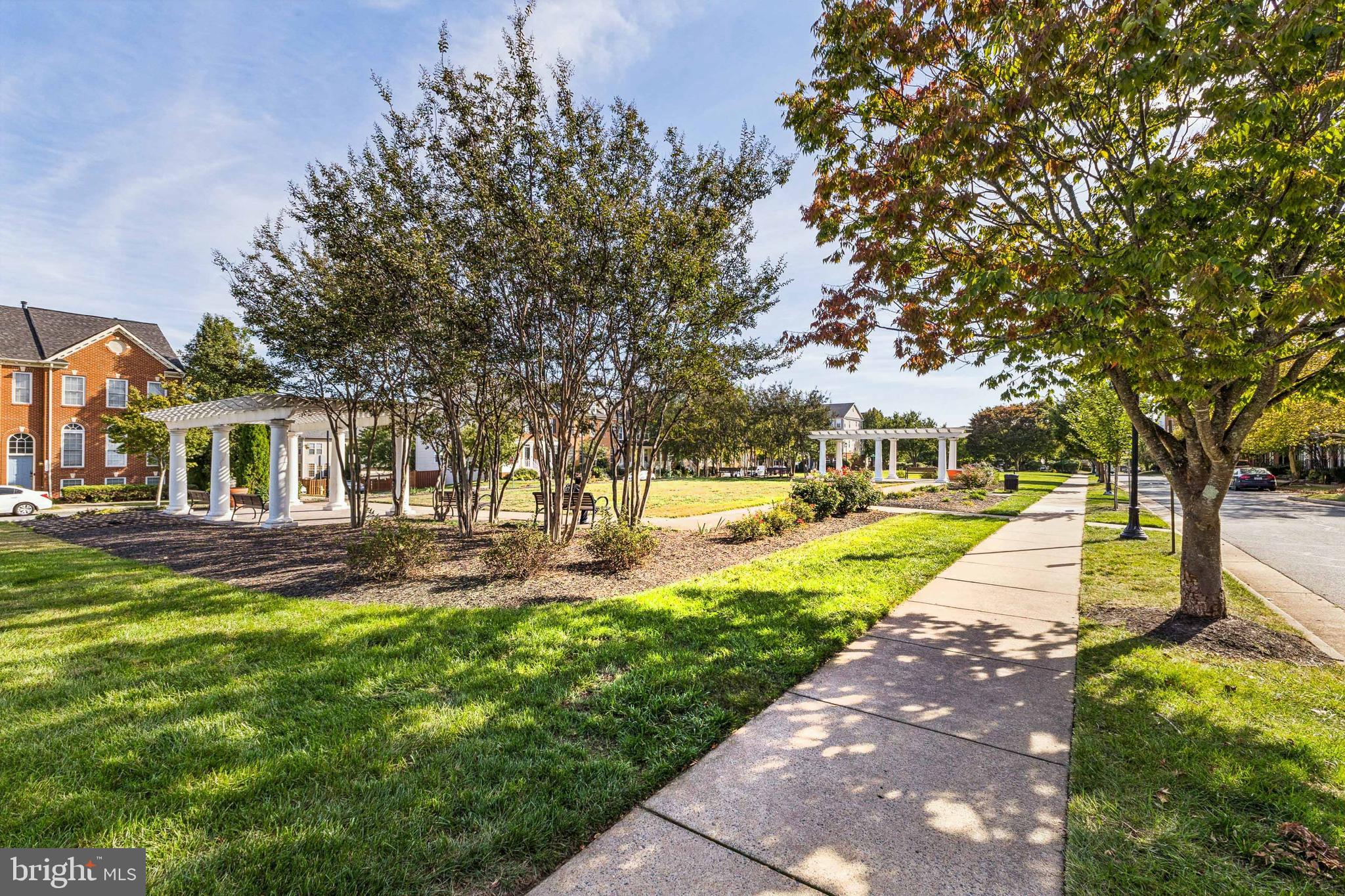 PW COUNTY CENTER LANDBAY - Residential Lease