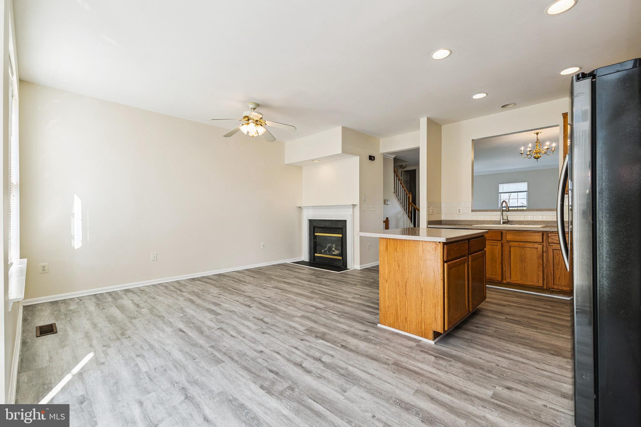 PW COUNTY CENTER LANDBAY - Residential Lease