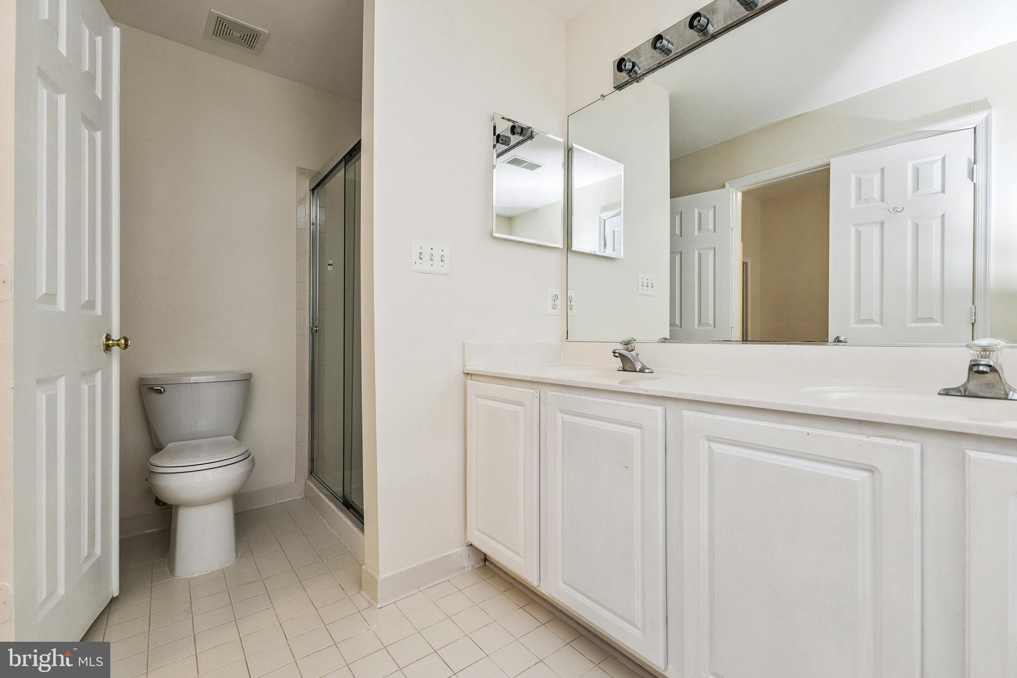 PW COUNTY CENTER LANDBAY - Residential Lease