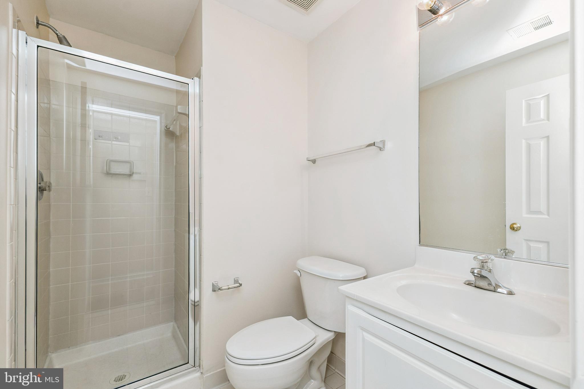 PW COUNTY CENTER LANDBAY - Residential Lease