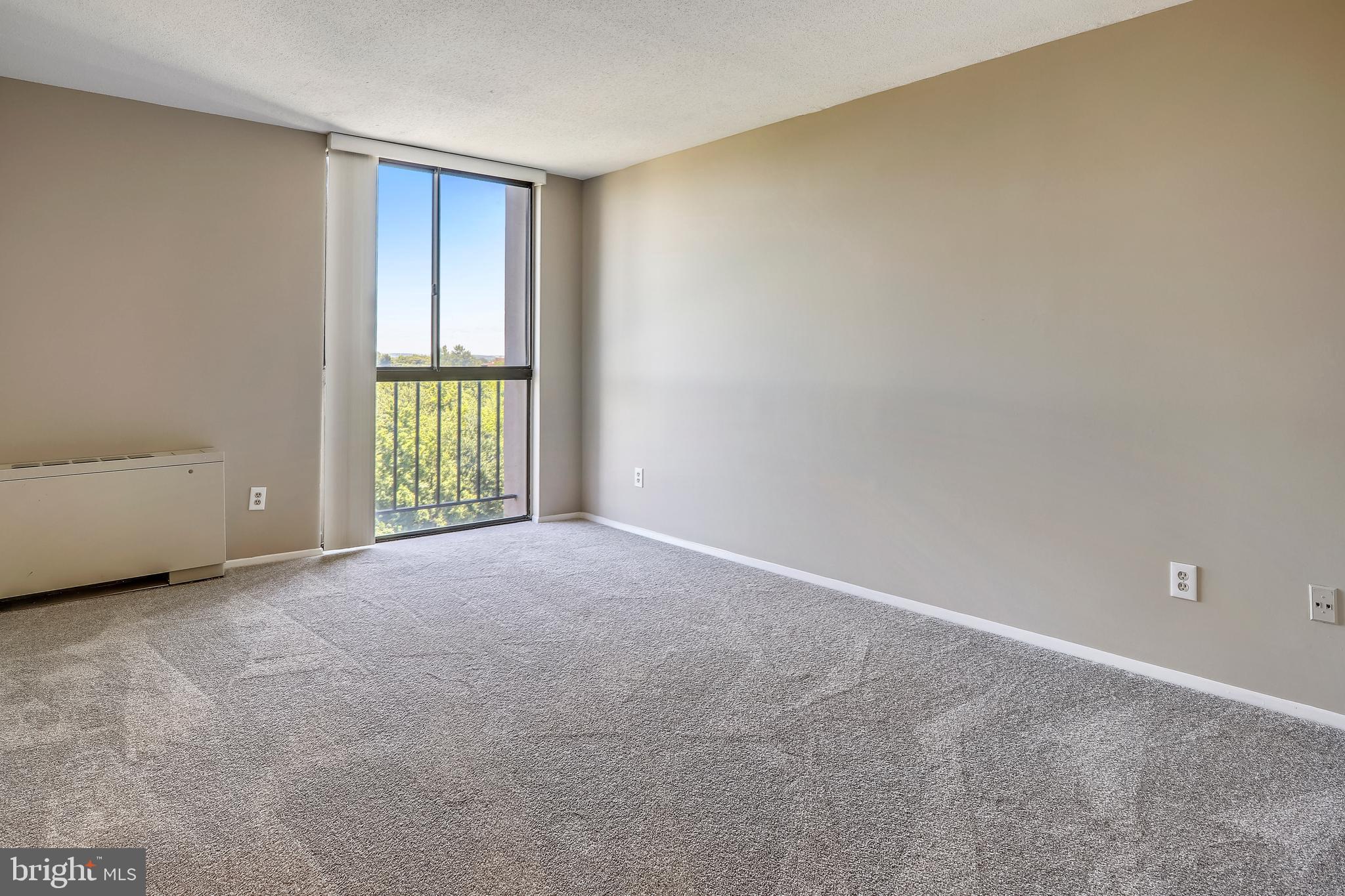 TOWERS IN WESTCHESTER PARK - Residential