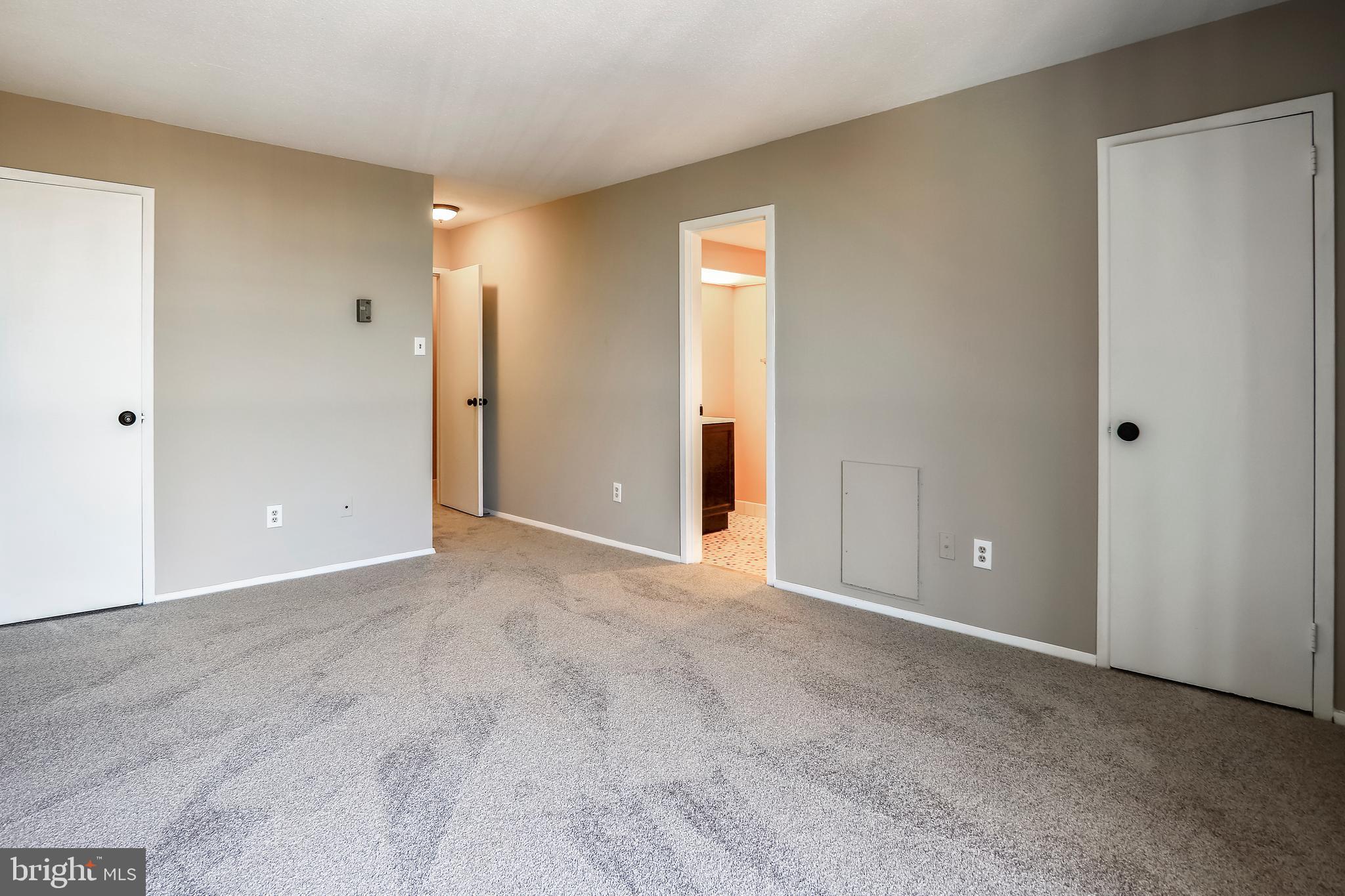 TOWERS IN WESTCHESTER PARK - Residential