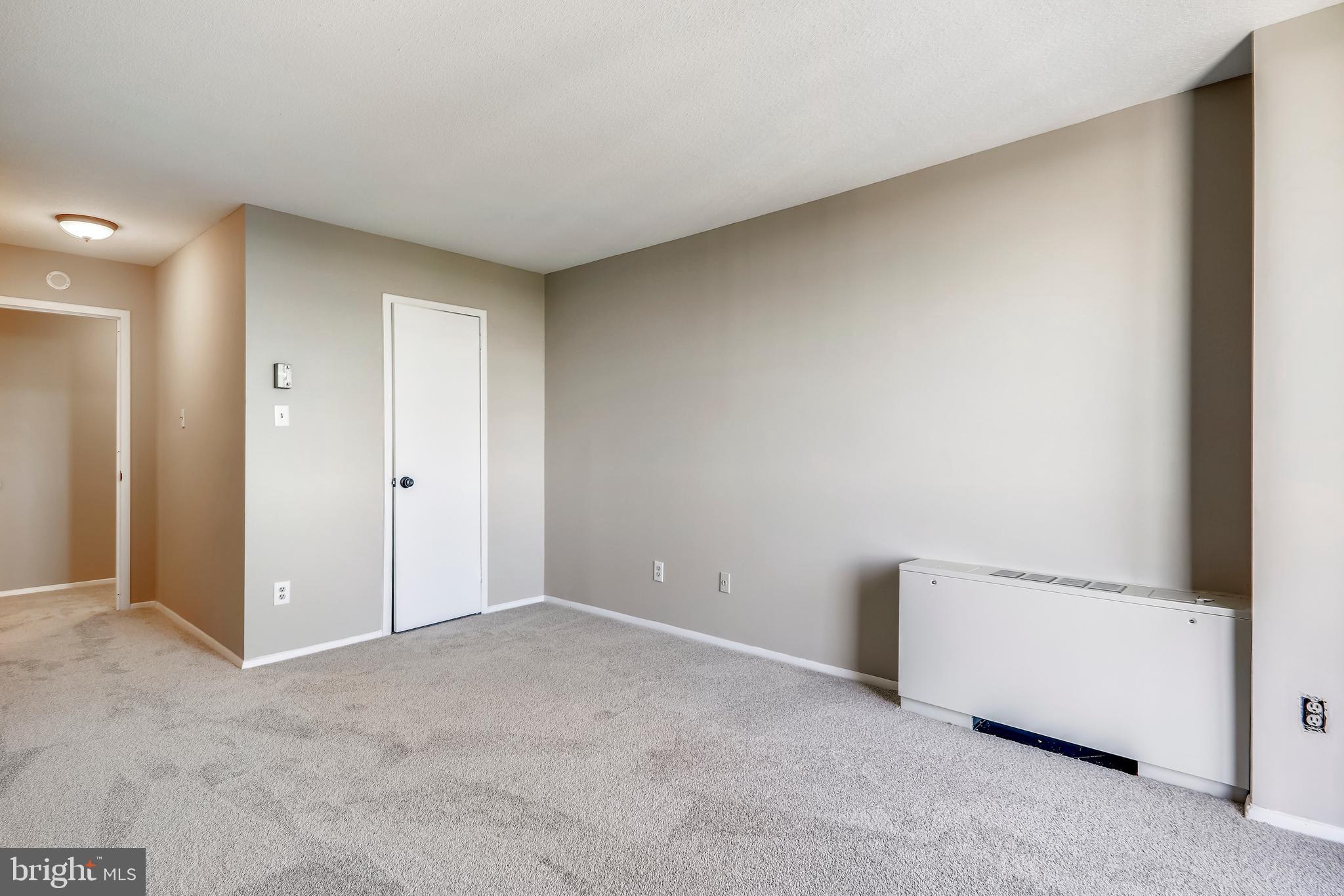 TOWERS IN WESTCHESTER PARK - Residential