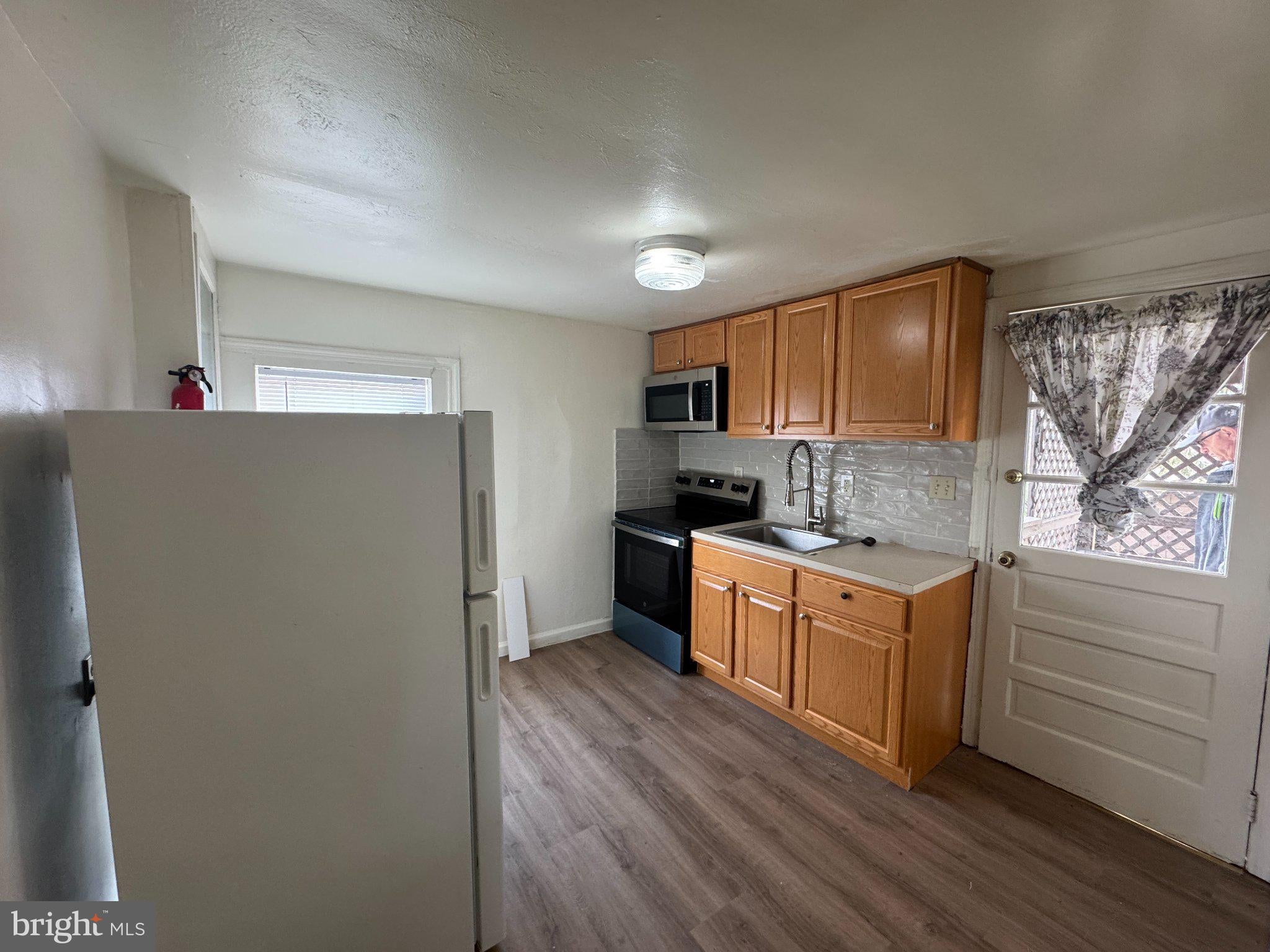 261 N YORK STREET CARRIAGE HOUSE