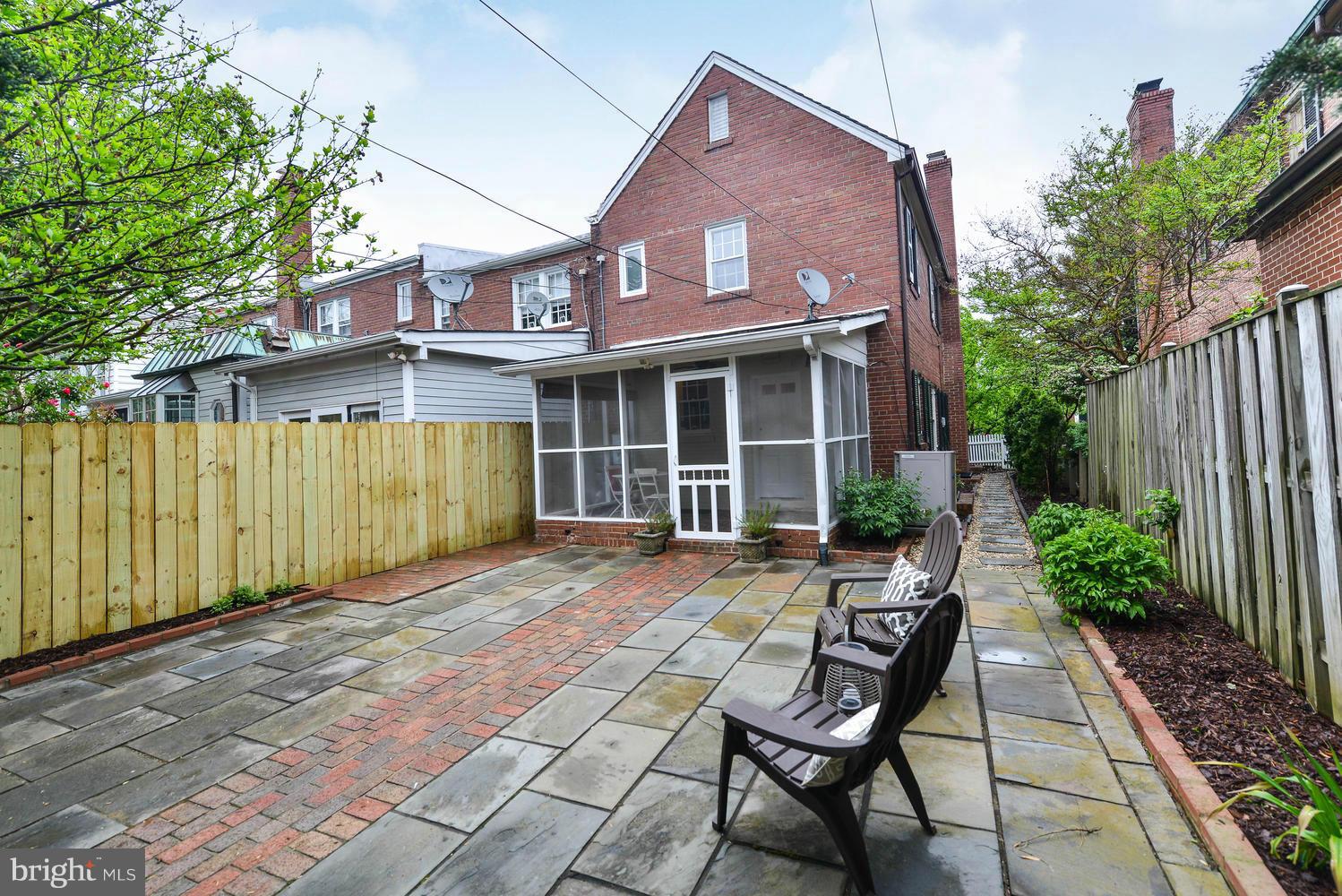 YATES GARDENS - Residential