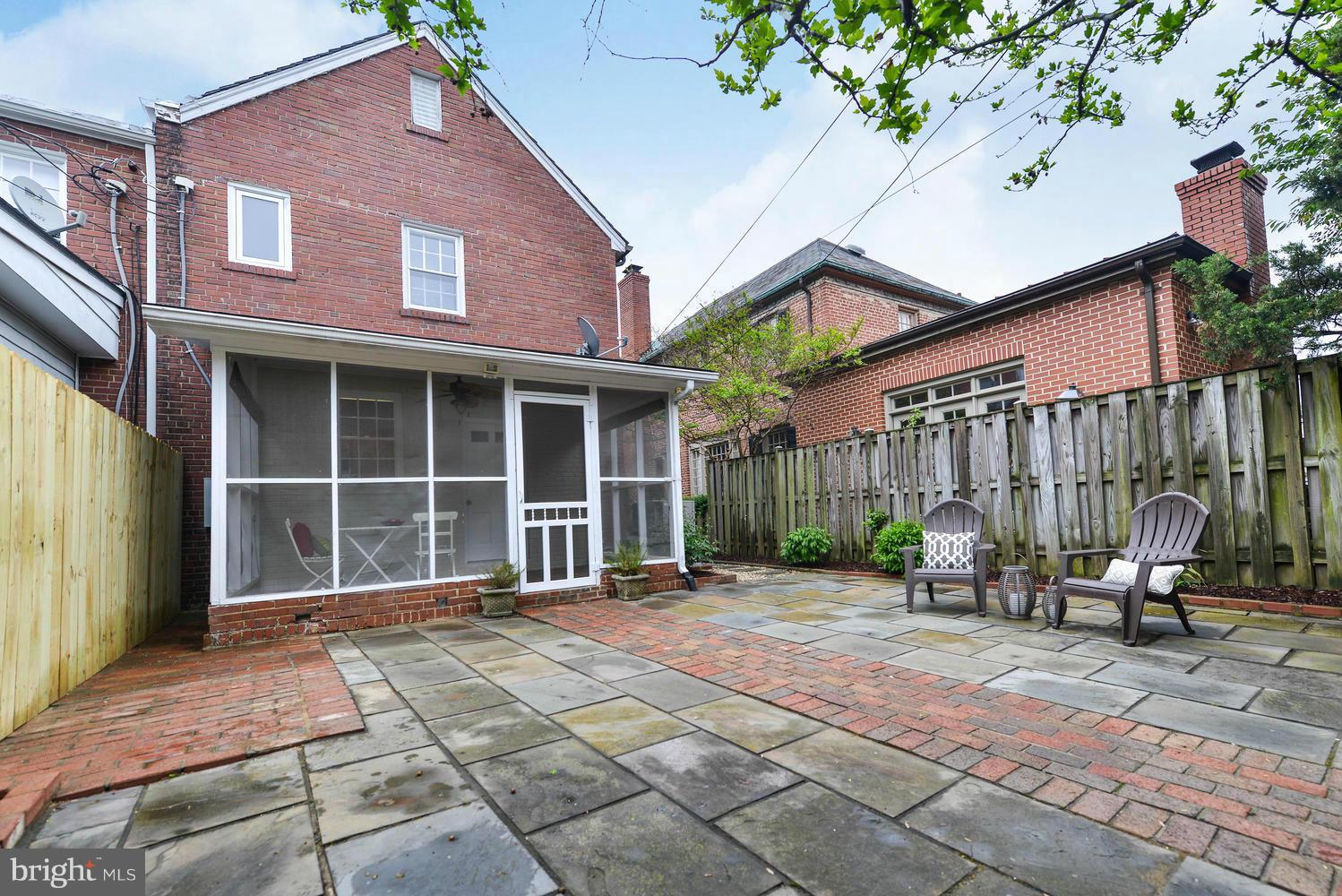 YATES GARDENS - Residential