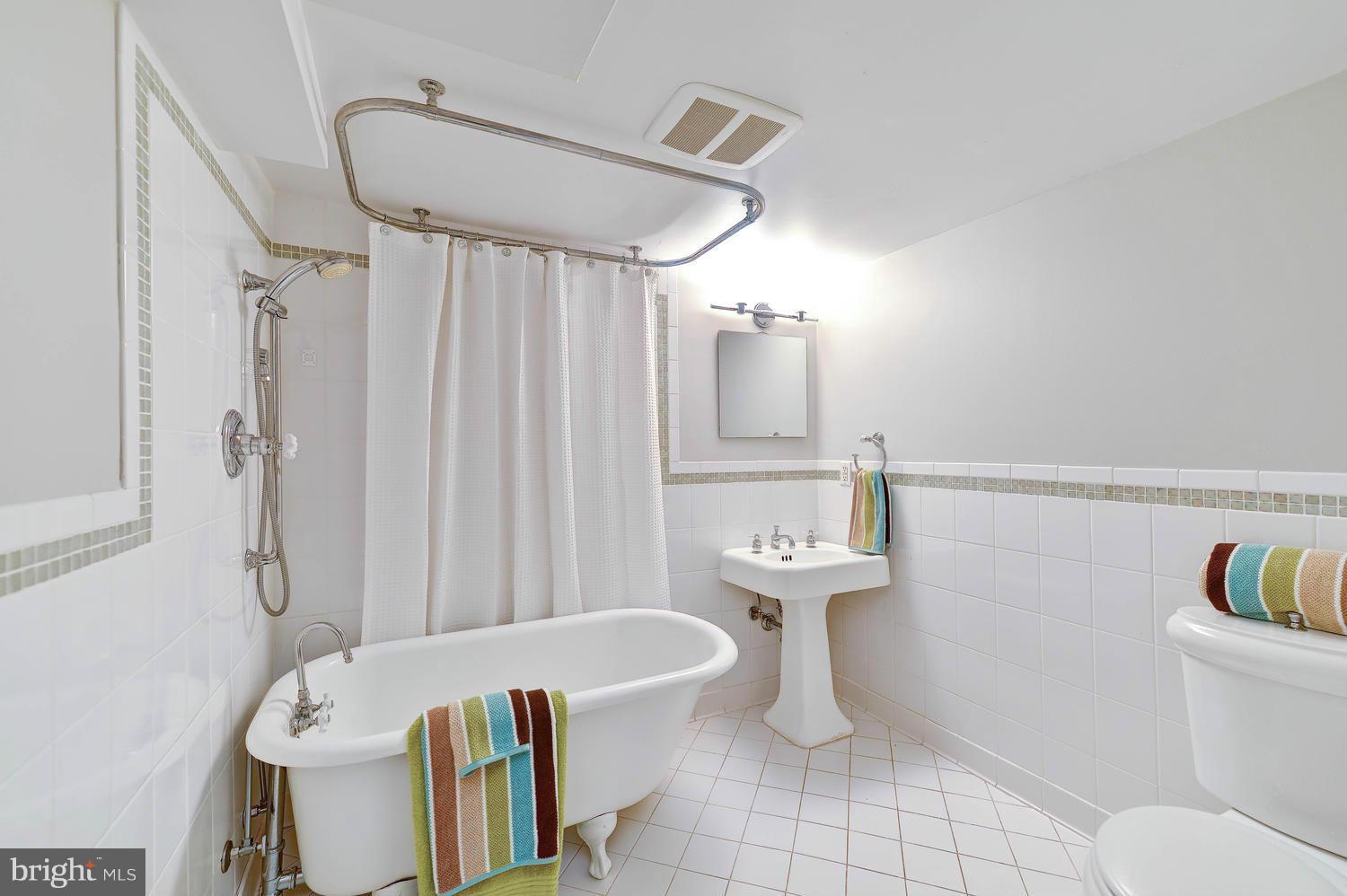 YATES GARDENS - Residential