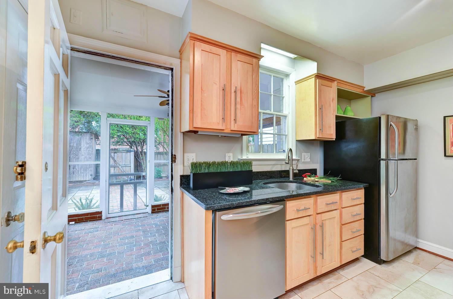 YATES GARDENS - Residential