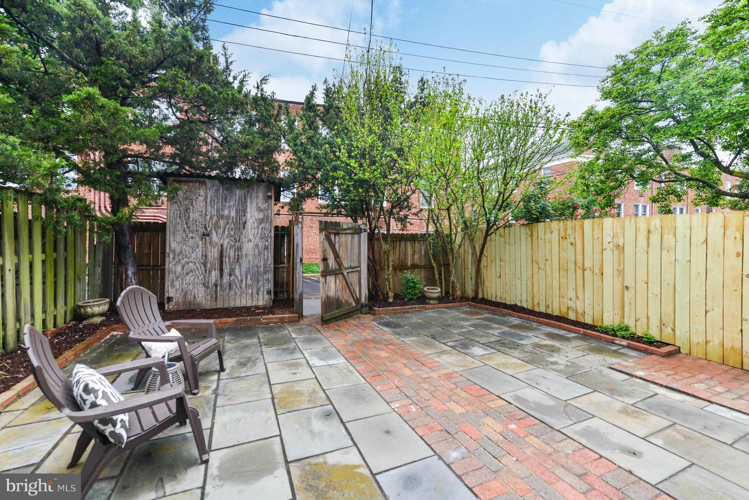 YATES GARDENS - Residential