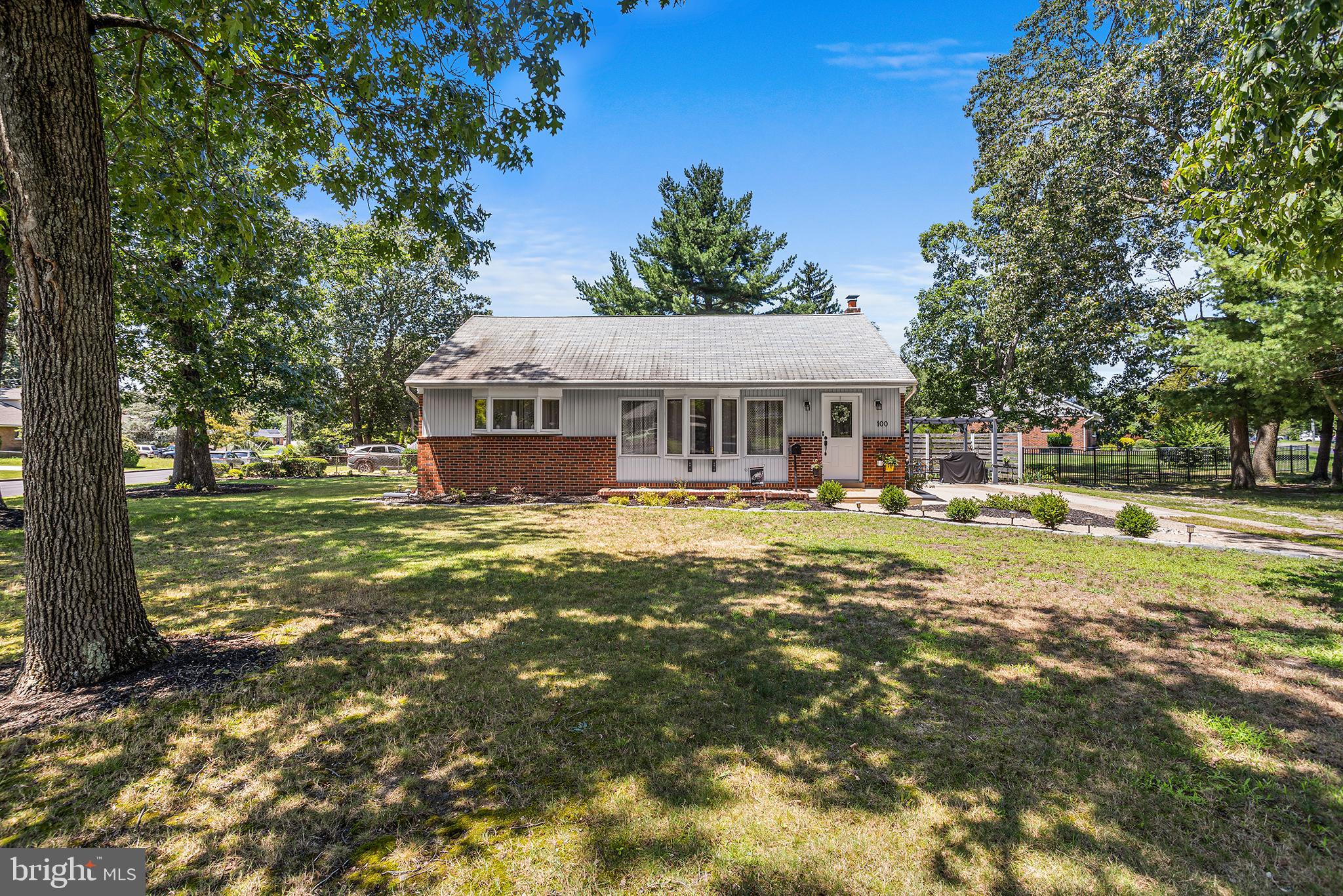 100 BOWLING GREEN DRIVE