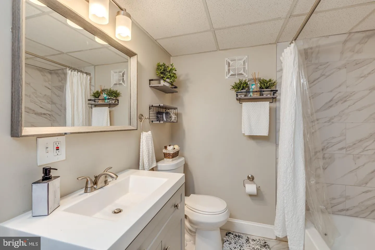 Maple Shade, New Jersey 08052, United States, 2 Bedrooms Bedrooms, ,1 BathroomBathrooms,Residential,Active,233900