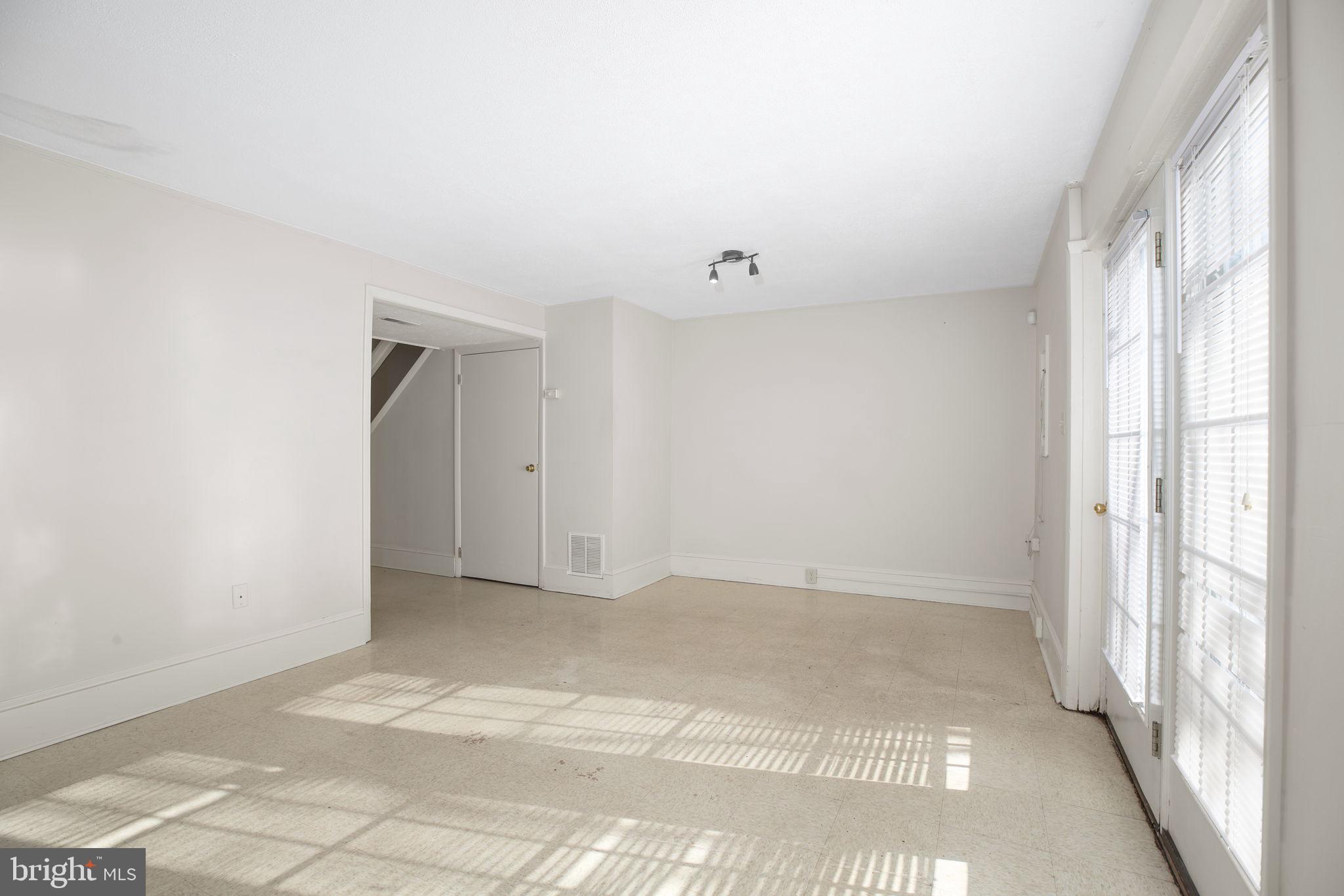 STAFFORDBOROUGH TOWNHOUSES - Residential