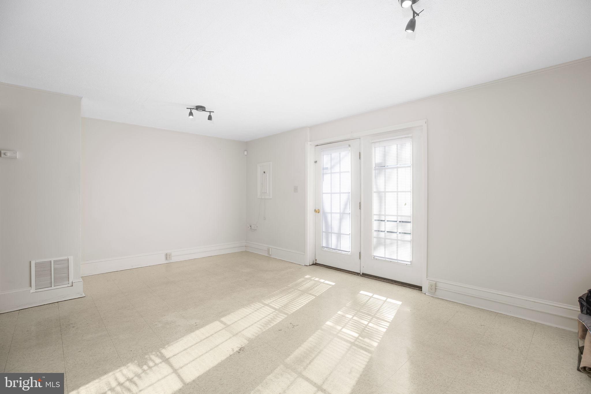 STAFFORDBOROUGH TOWNHOUSES - Residential