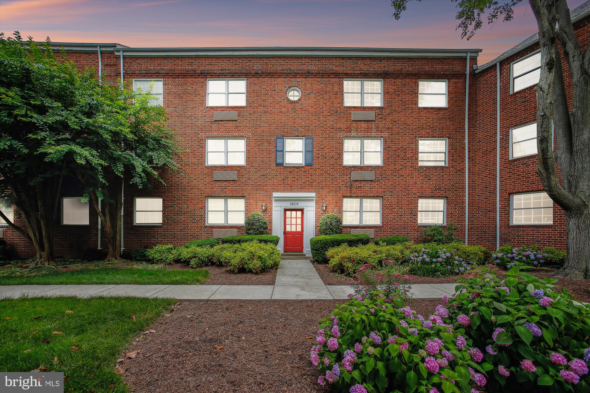 POTOWMACK CROSSING - Residential